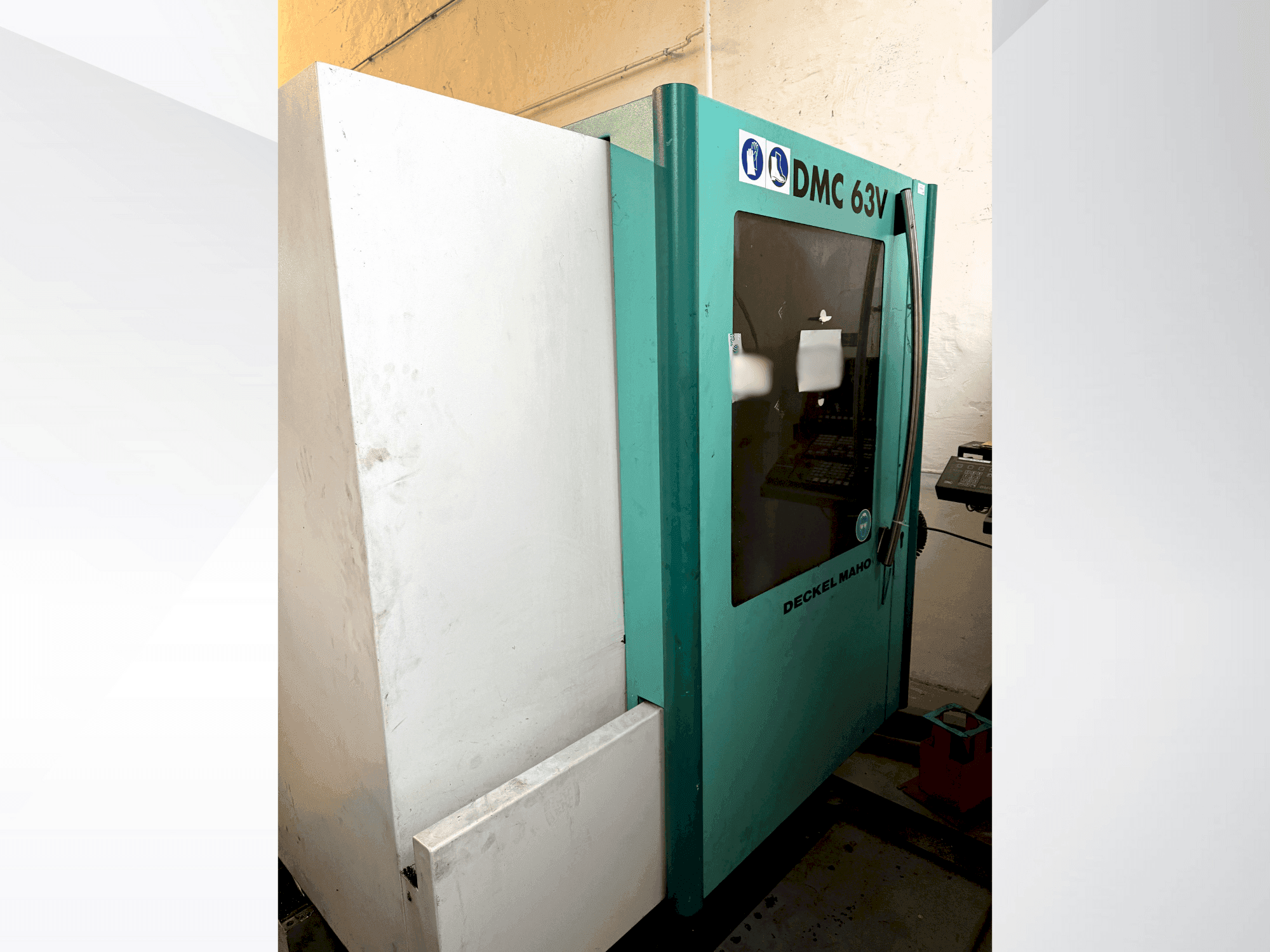 Mašīnas DMG MORI Deckel Maho 63V pretskats