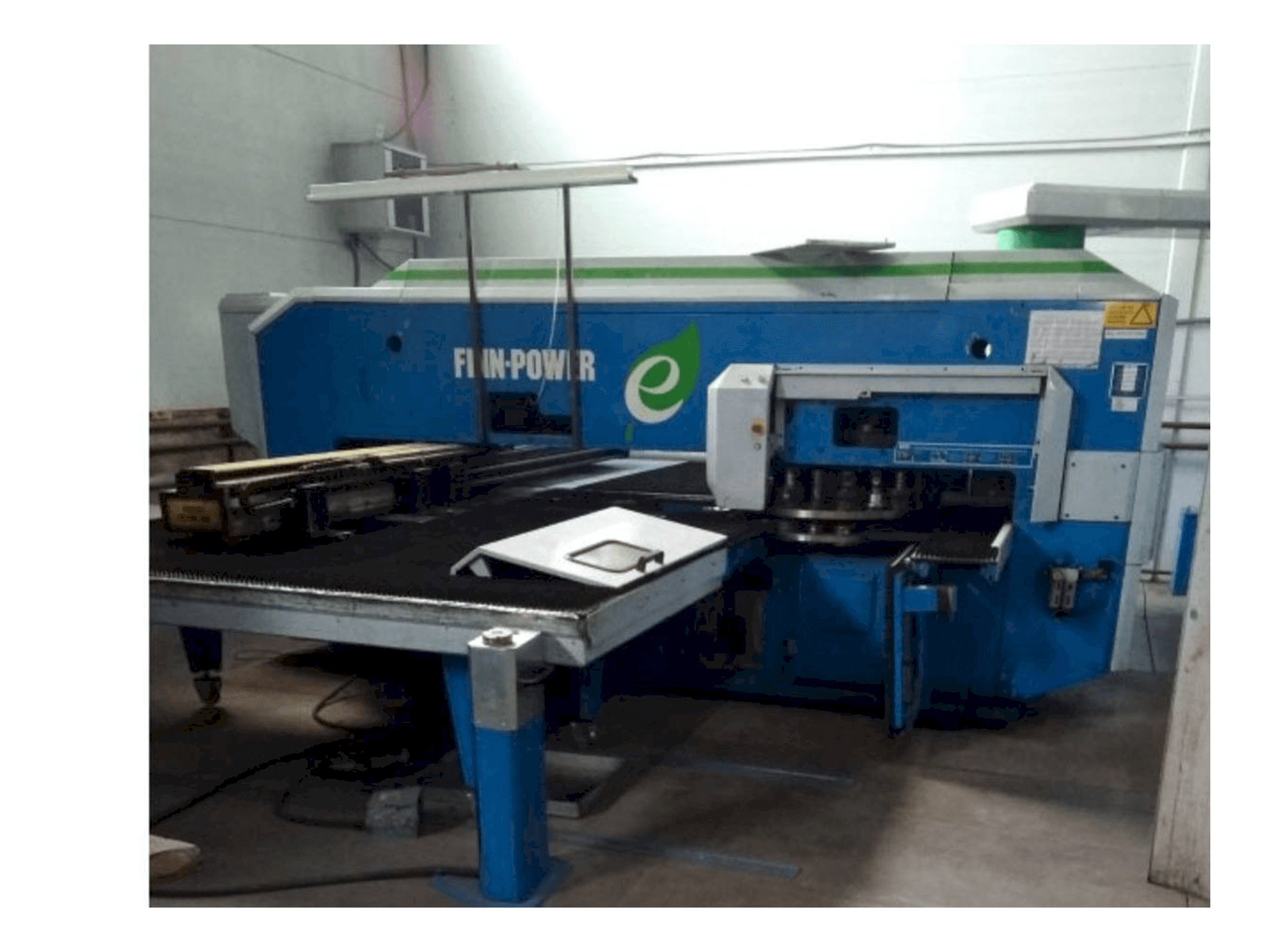 Mašīnas Finn-Power E5 pretskats