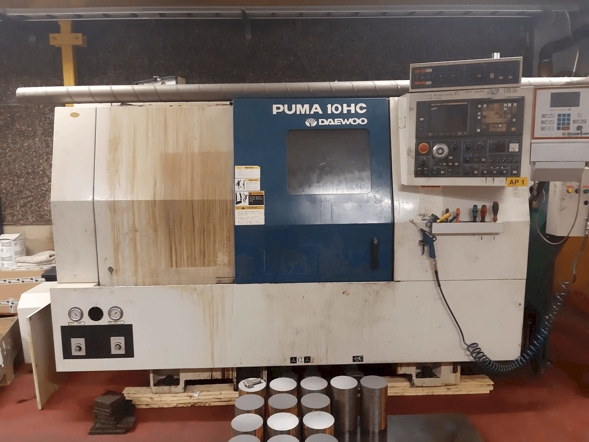 Mašīnas DAEWOO Puma 10 HC pretskats