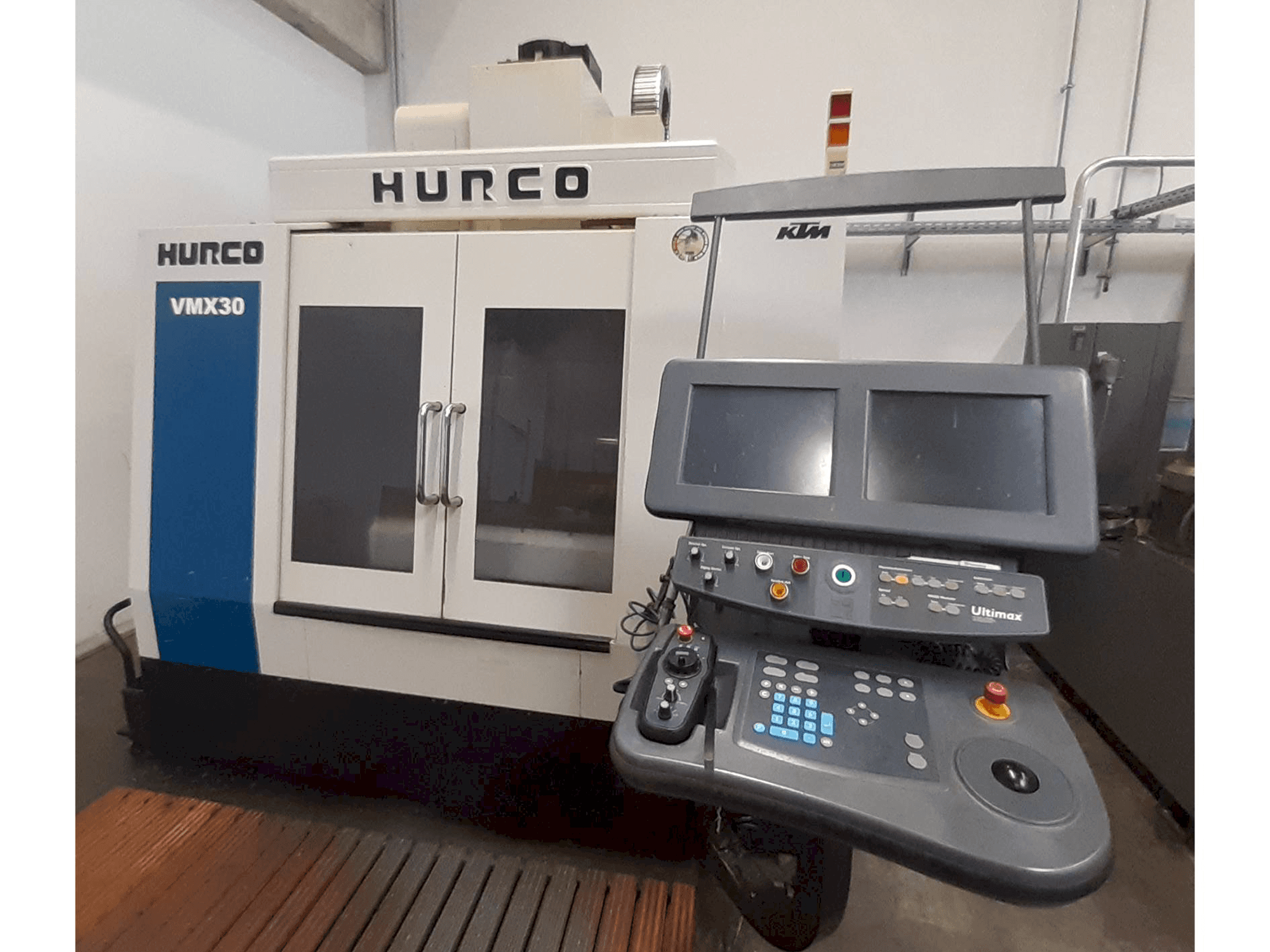 Mašīnas Hurco VMX 30 pretskats