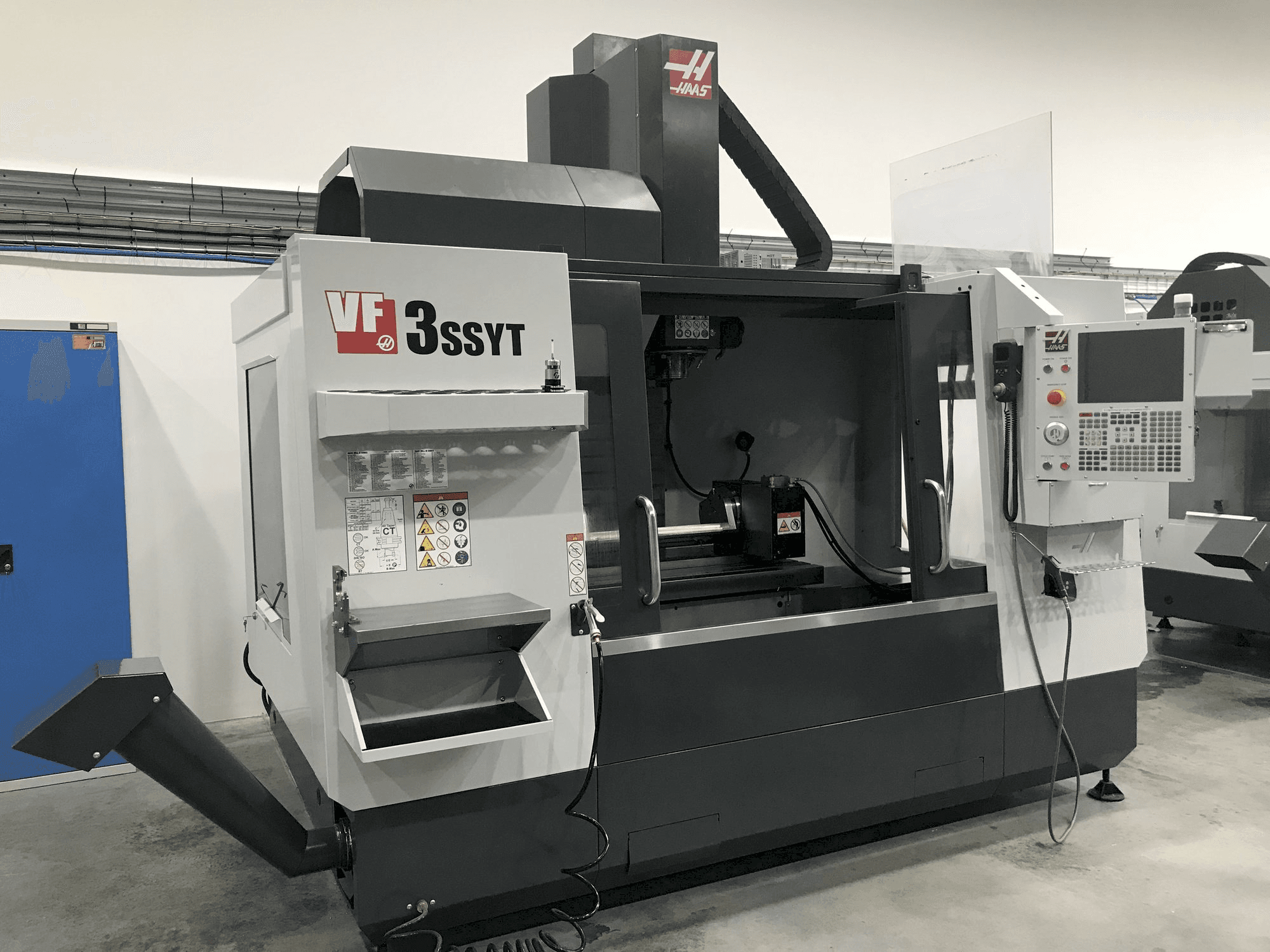 Mašīnas HAAS VF-3 SSYT pretskats
