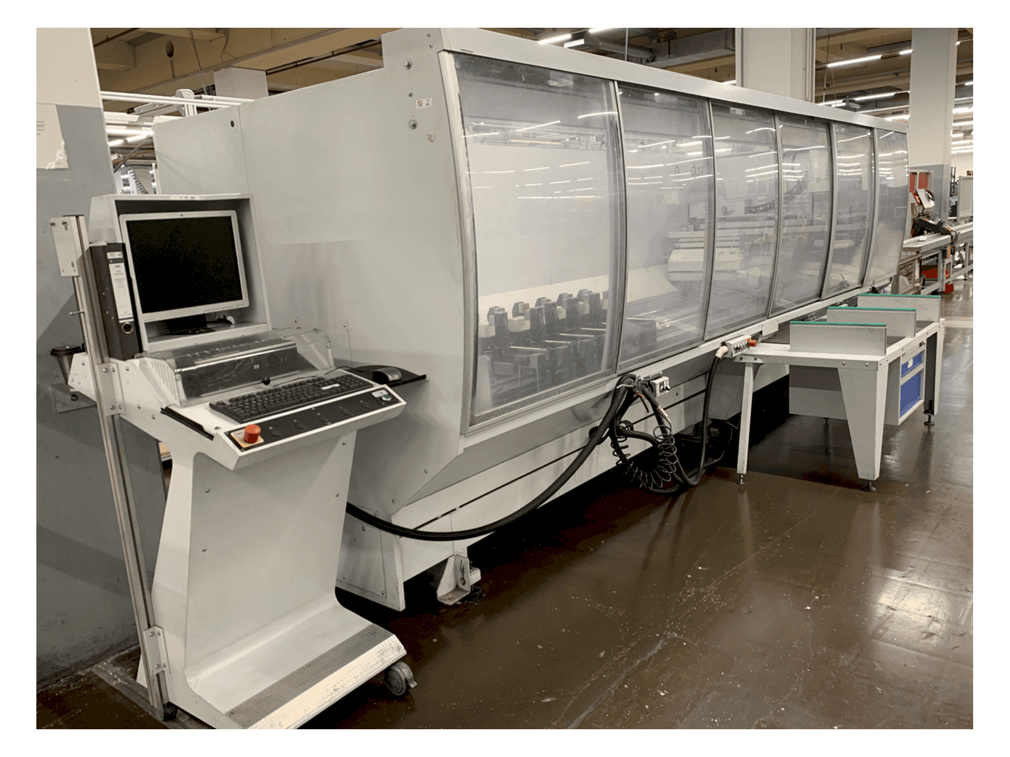 Mašīnas FomIndustrie Dali 40 kreisās malas skats