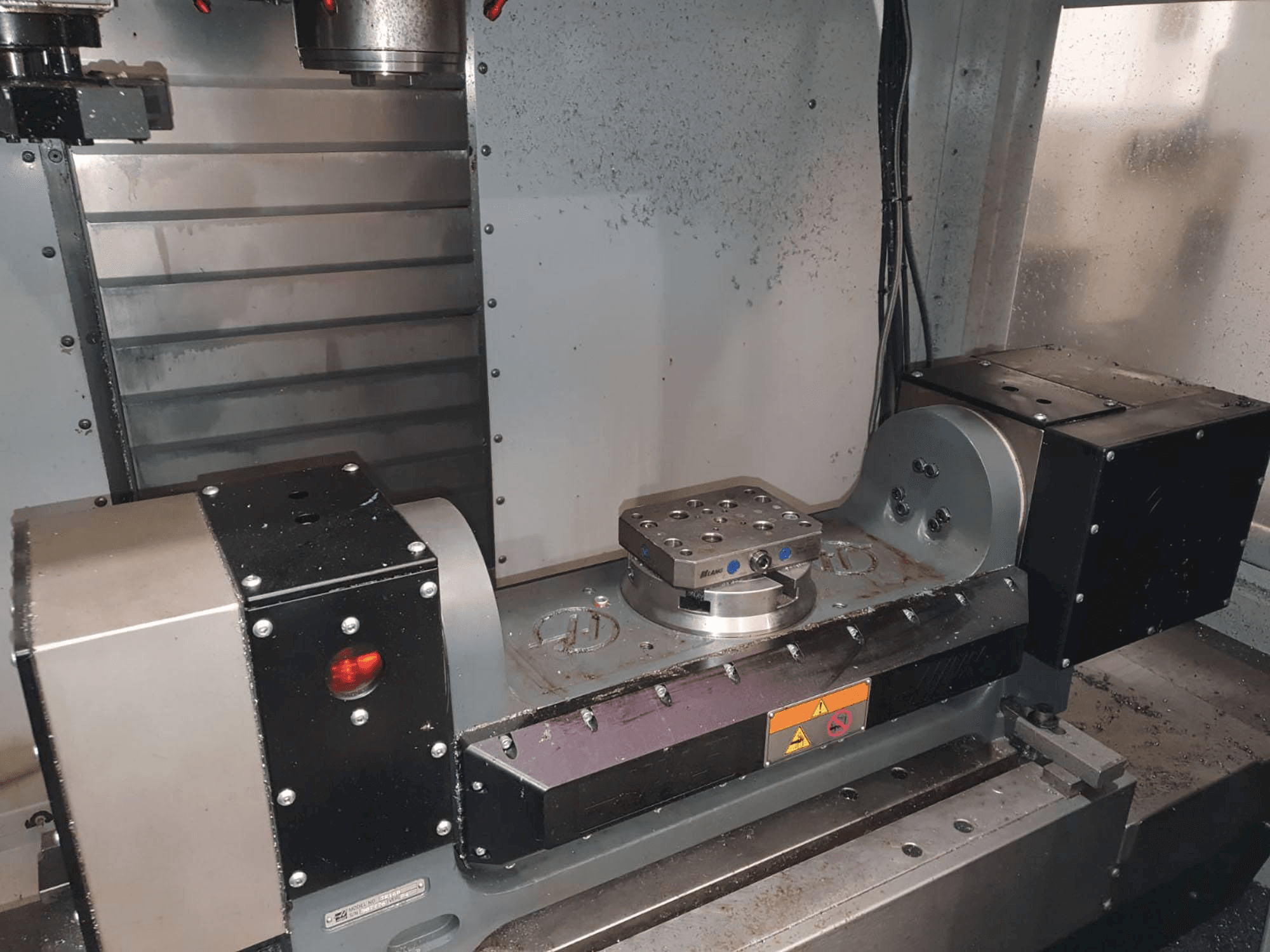 Mašīnas HAAS TR160 pretskats