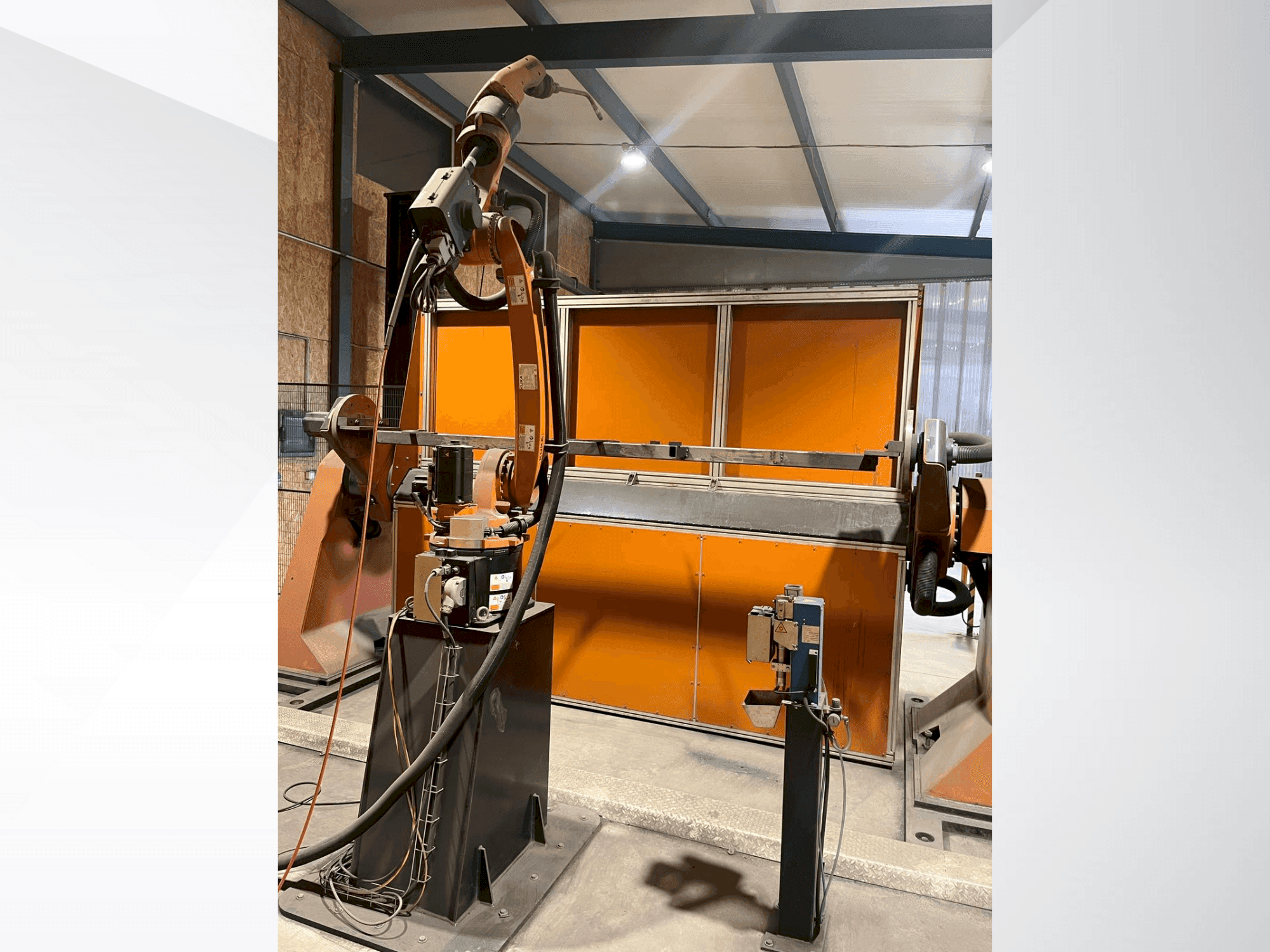 Mašīnas KUKA KR8 R2100-2 arc HW pretskats