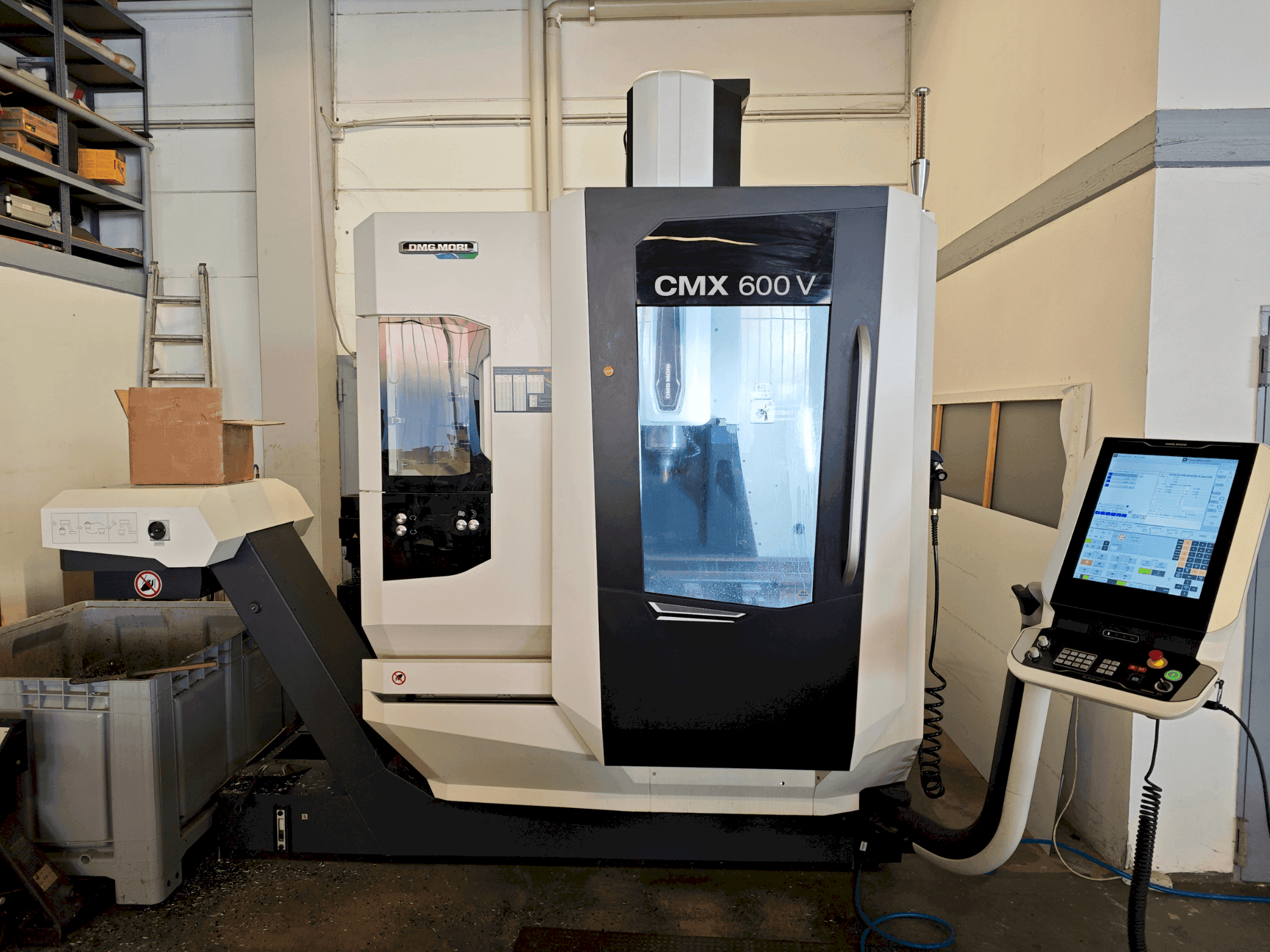 Mašīnas DMG MORI CMX 600 V pretskats