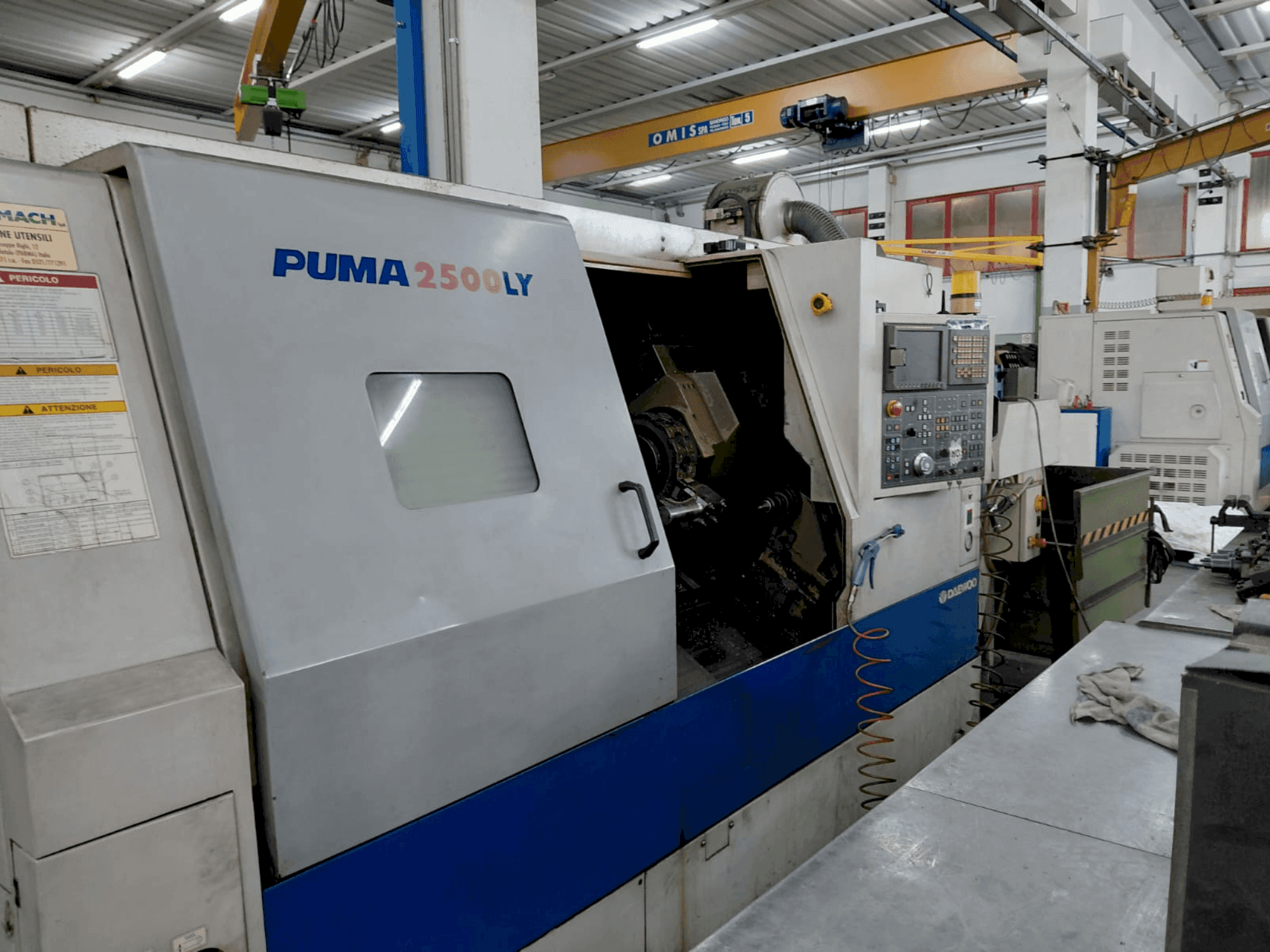Mašīnas DOOSAN Puma 2500 LY pretskats
