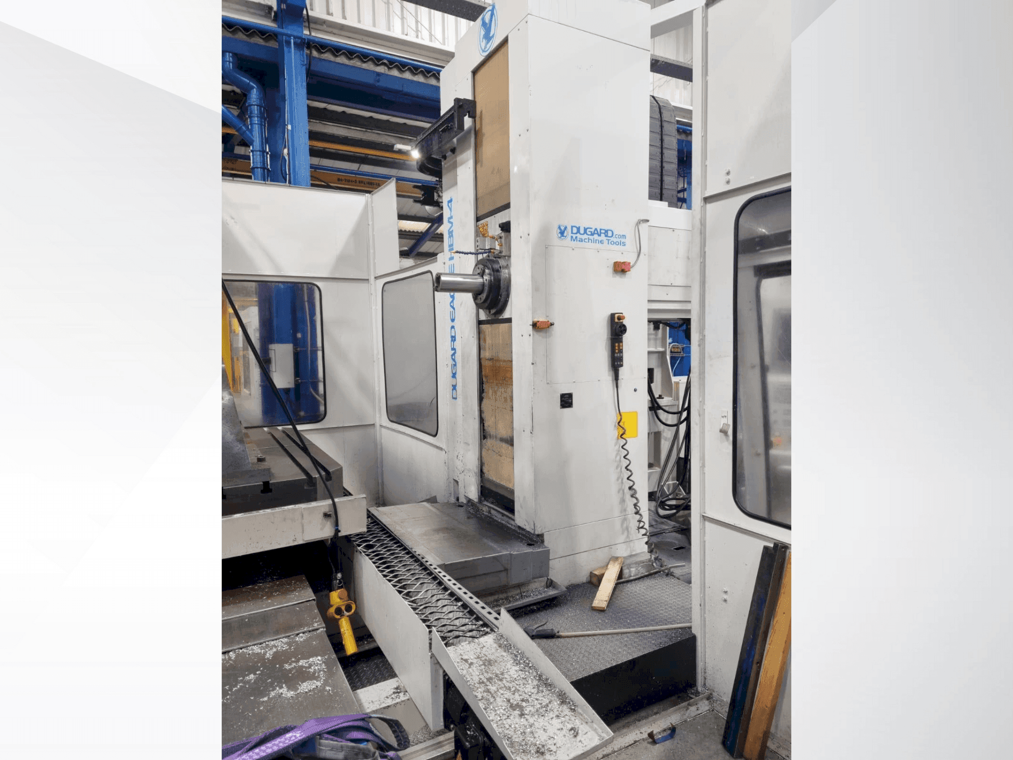 Mašīnas Dugard HBM4 pretskats