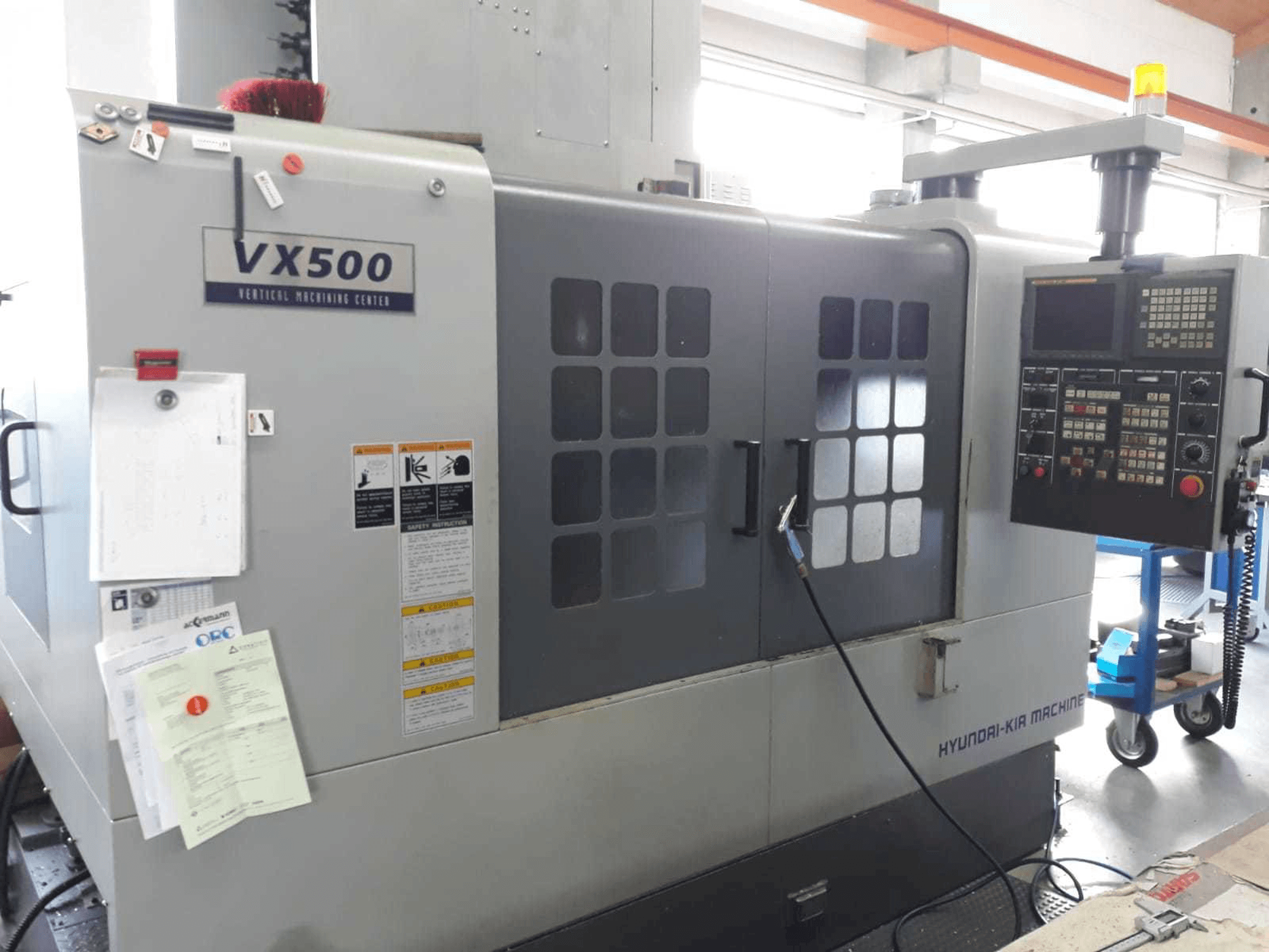 Mašīnas Hyundai Kia VX500 pretskats