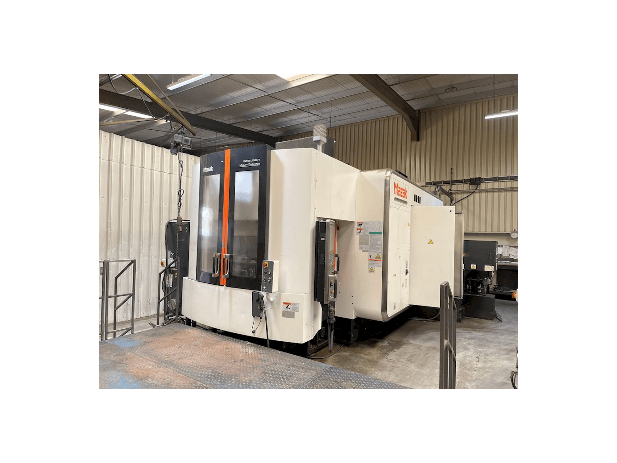 Mašīnas Mazak VARIAXIS i-800 pretskats