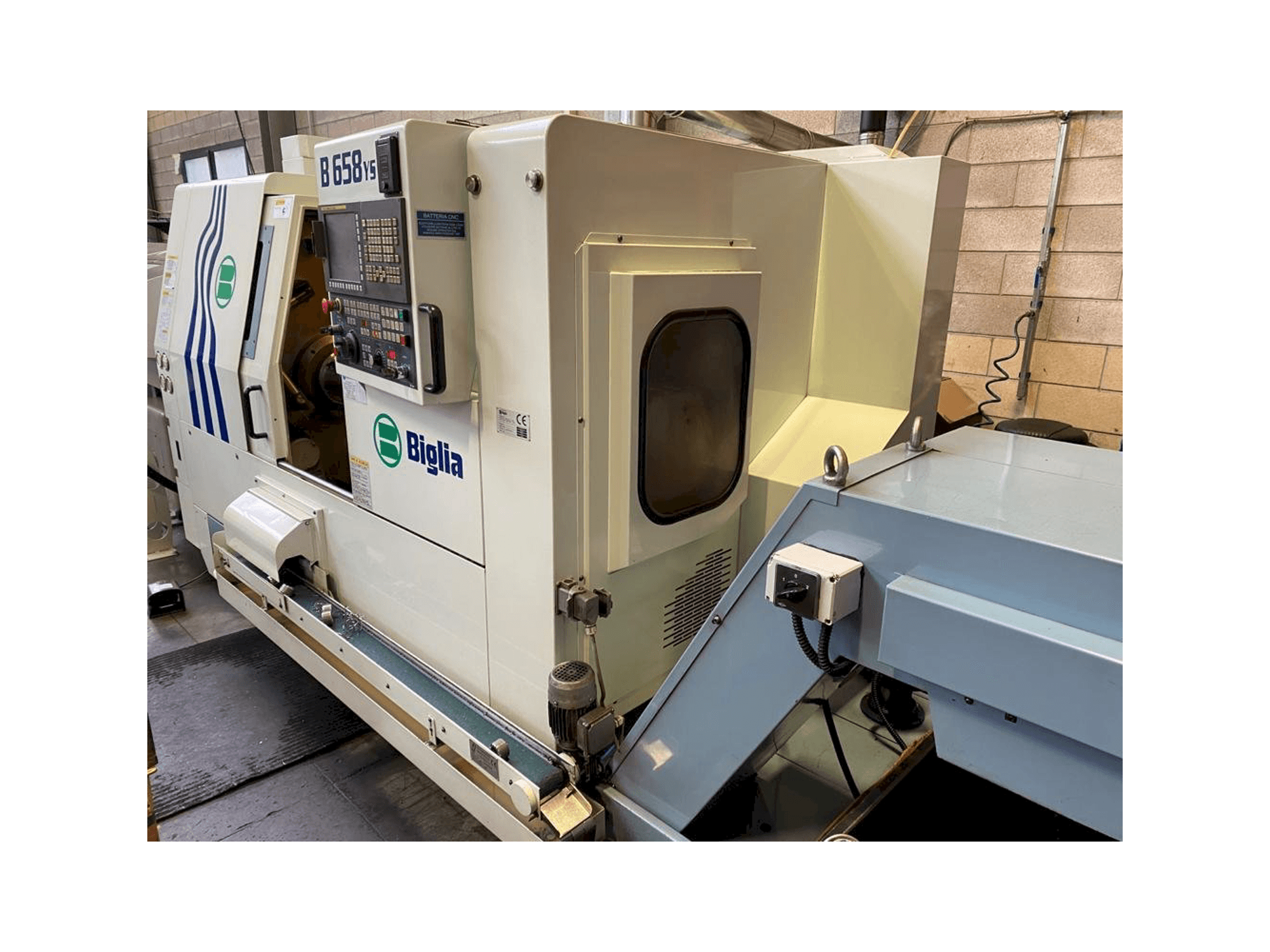 Mašīnas Biglia B658 YS sānskats