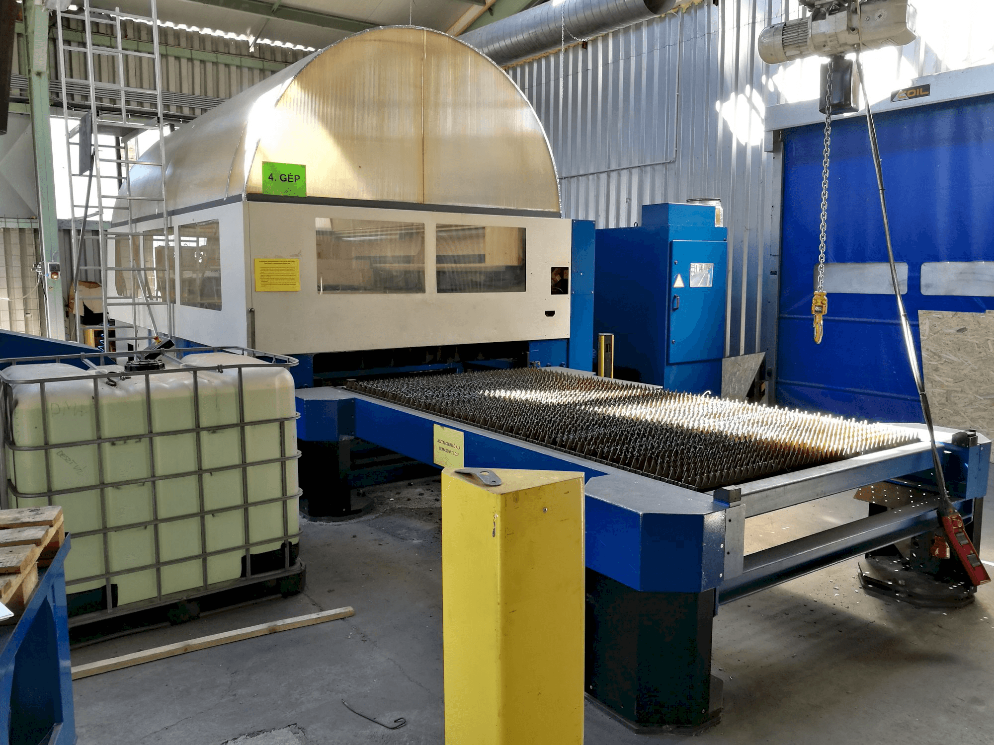 Mašīnas Trumpf Trumatic L 3030 kreisās malas skats