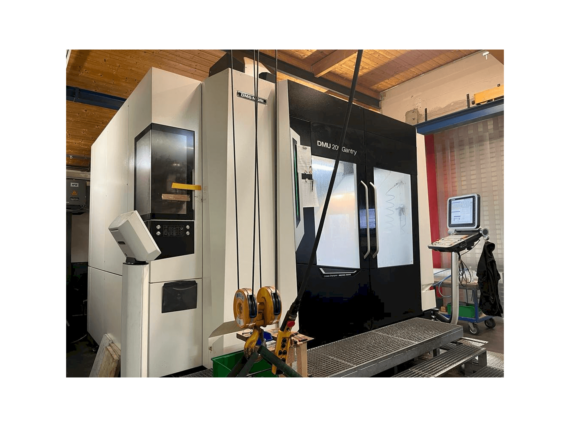 Mašīnas DMG MORI DMU 200 Gantry pretskats