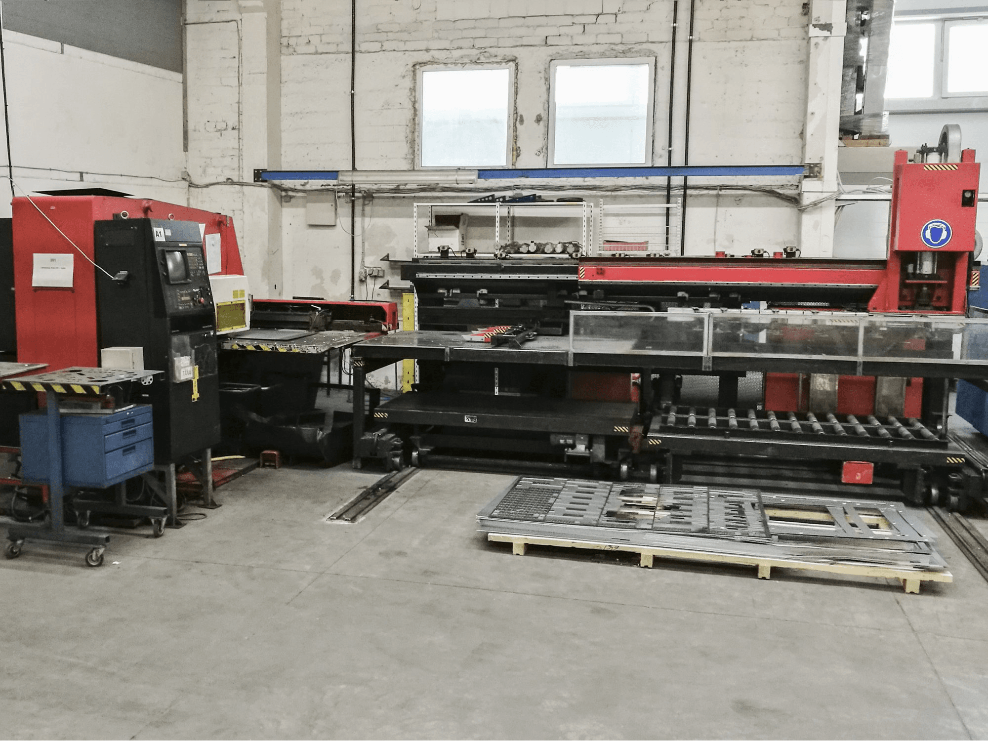 Mašīnas AMADA ARIES 245 pretskats