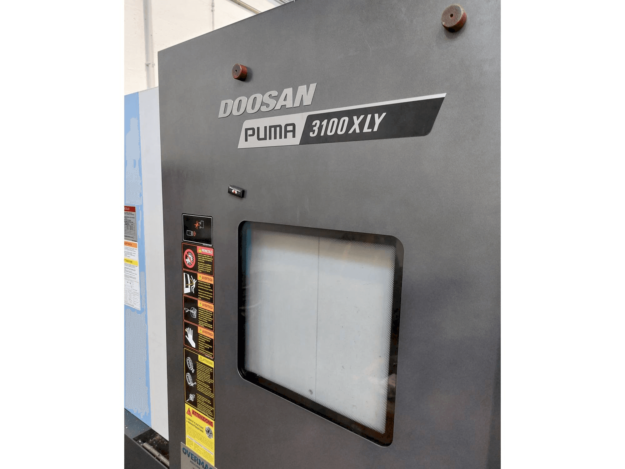 Mašīnas DOOSAN Puma 3100LY pretskats