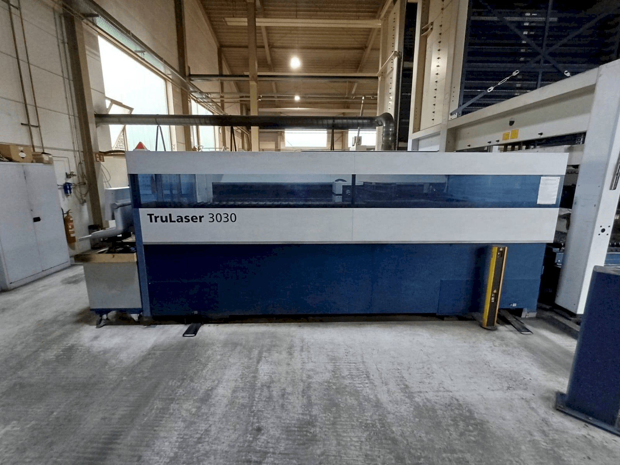 Mašīnas TRUMPF TruLaser 3030 pretskats