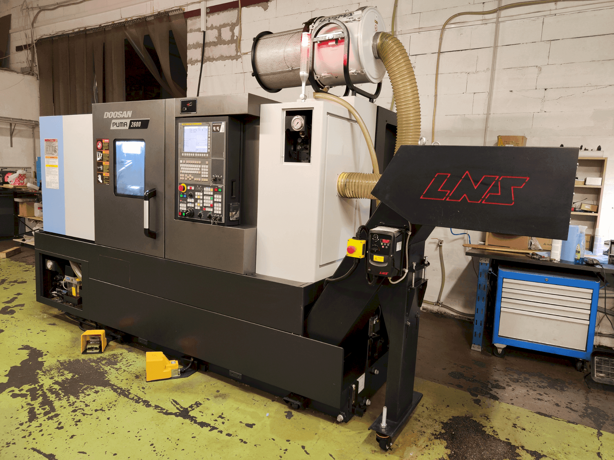 Mašīnas DOOSAN Puma 2600/500 pretskats