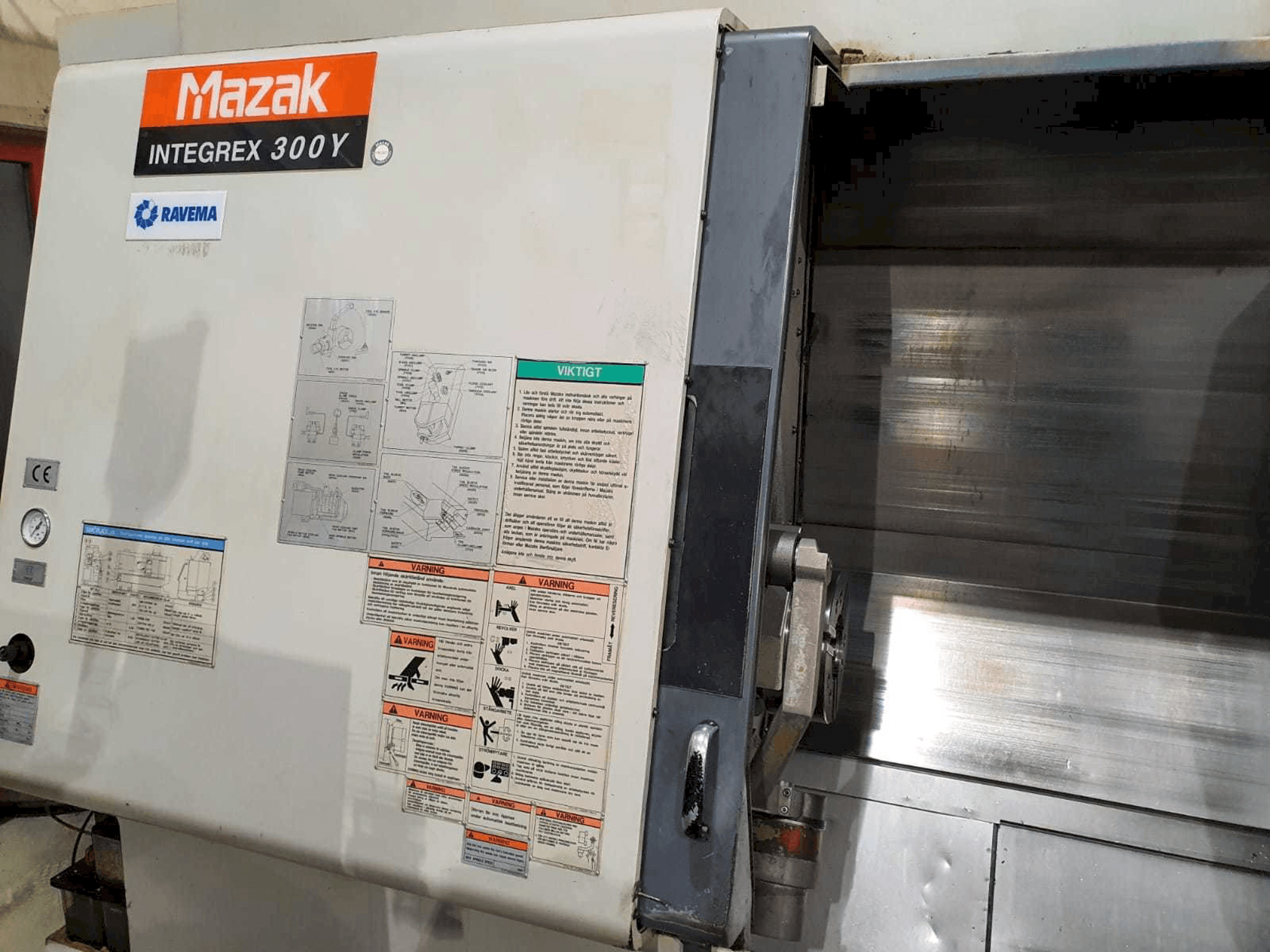 Mašīnas Mazak Integrex 300Y pretskats