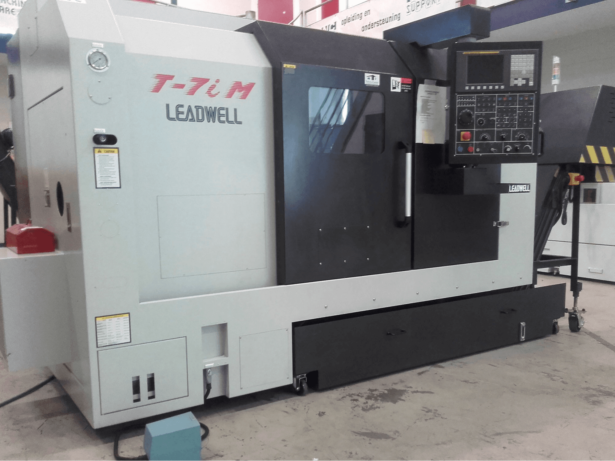 Mašīnas Leadwell T-7iM pretskats