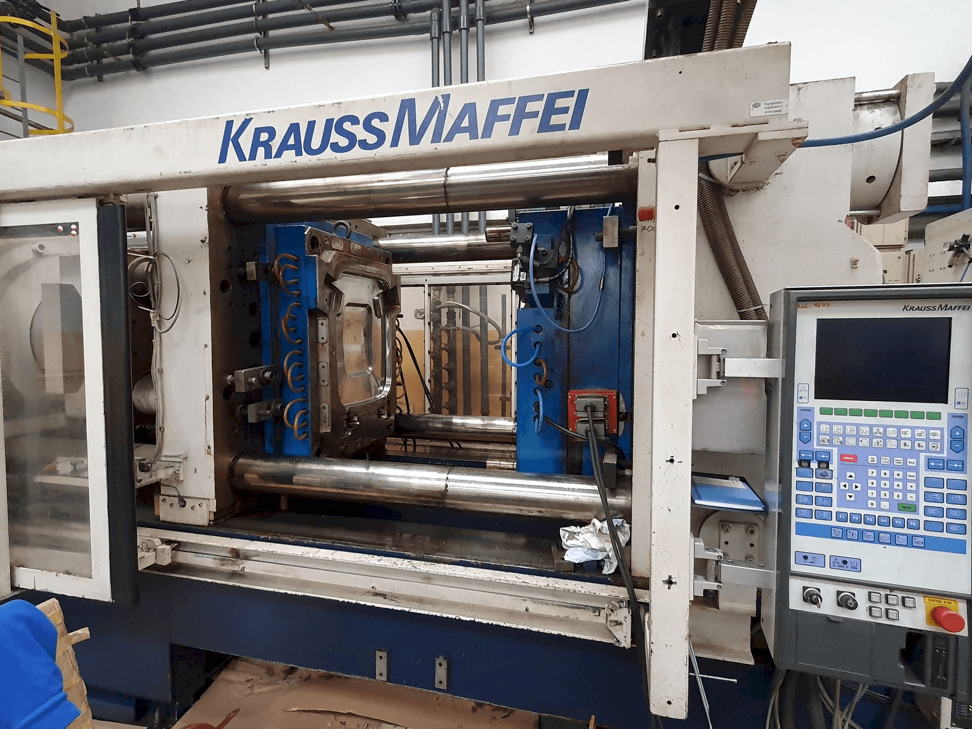 Mašīnas Krauss Maffei 800-4350 BM (1996) pretskats