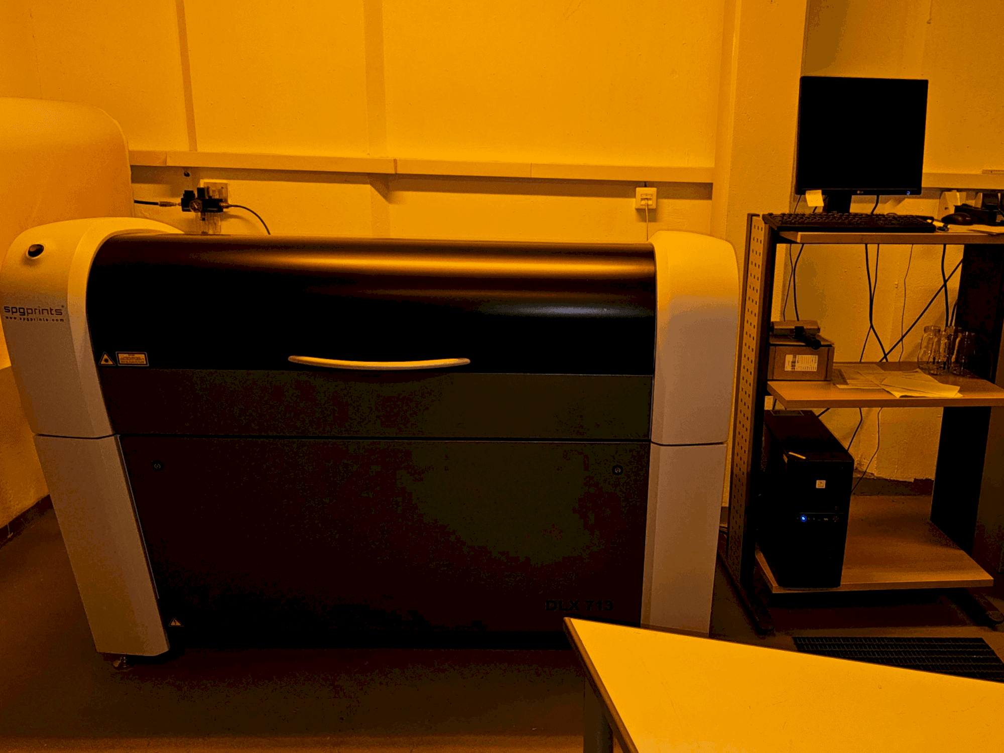 Mašīnas SPGPrints DLX 713T pretskats