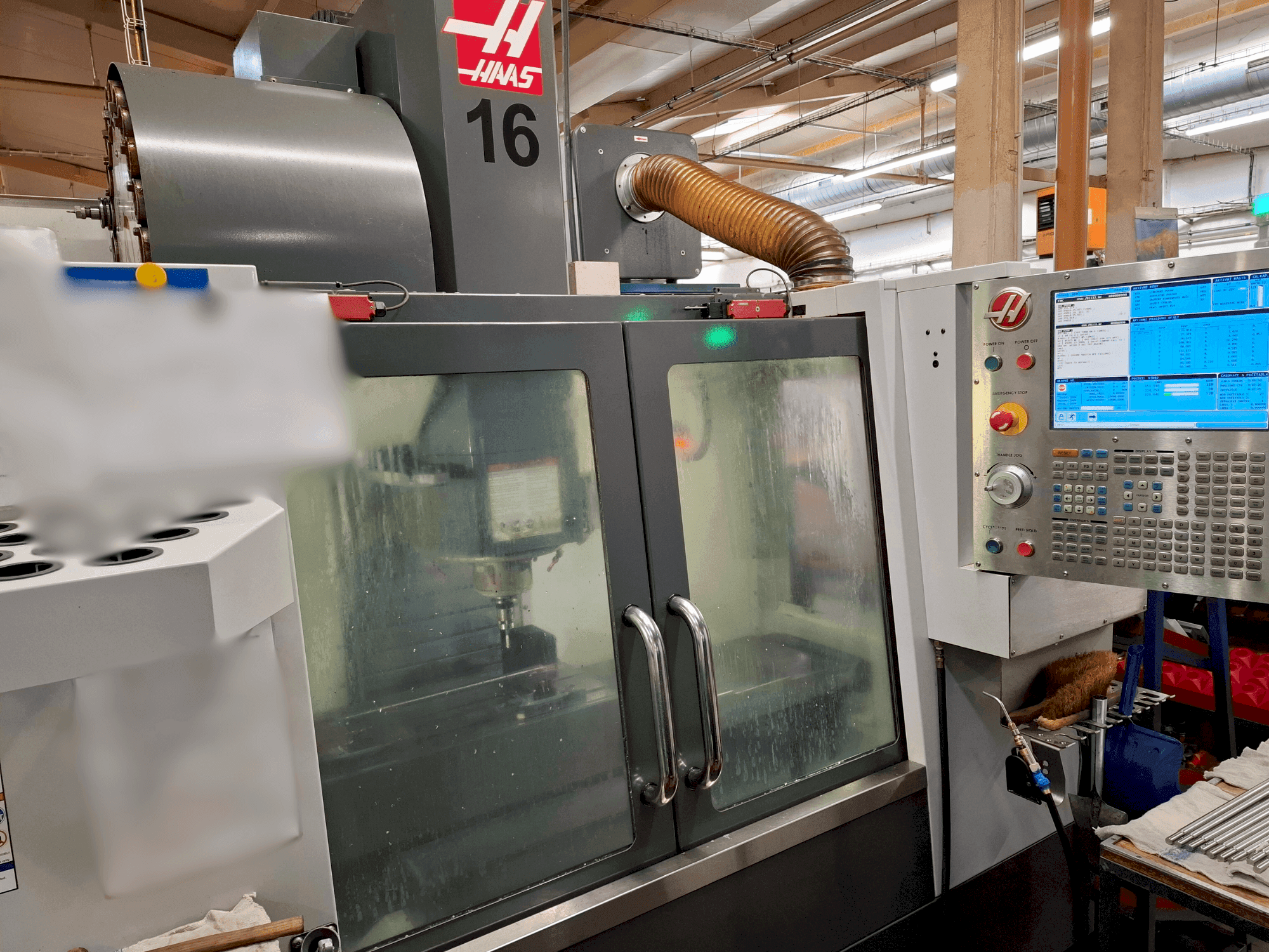 Mašīnas HAAS VF-2SS pretskats