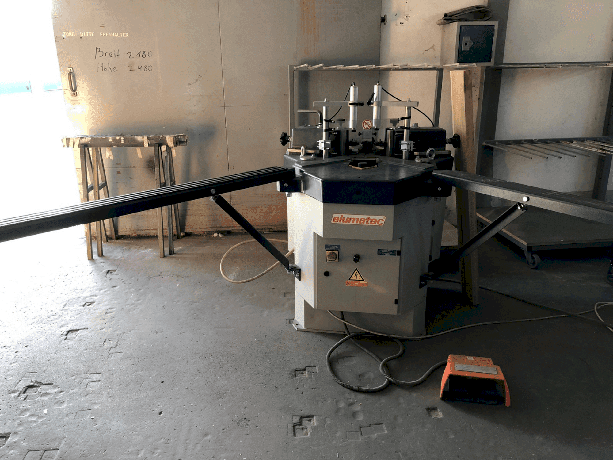 Mašīnas Elumatec EP 124 pretskats