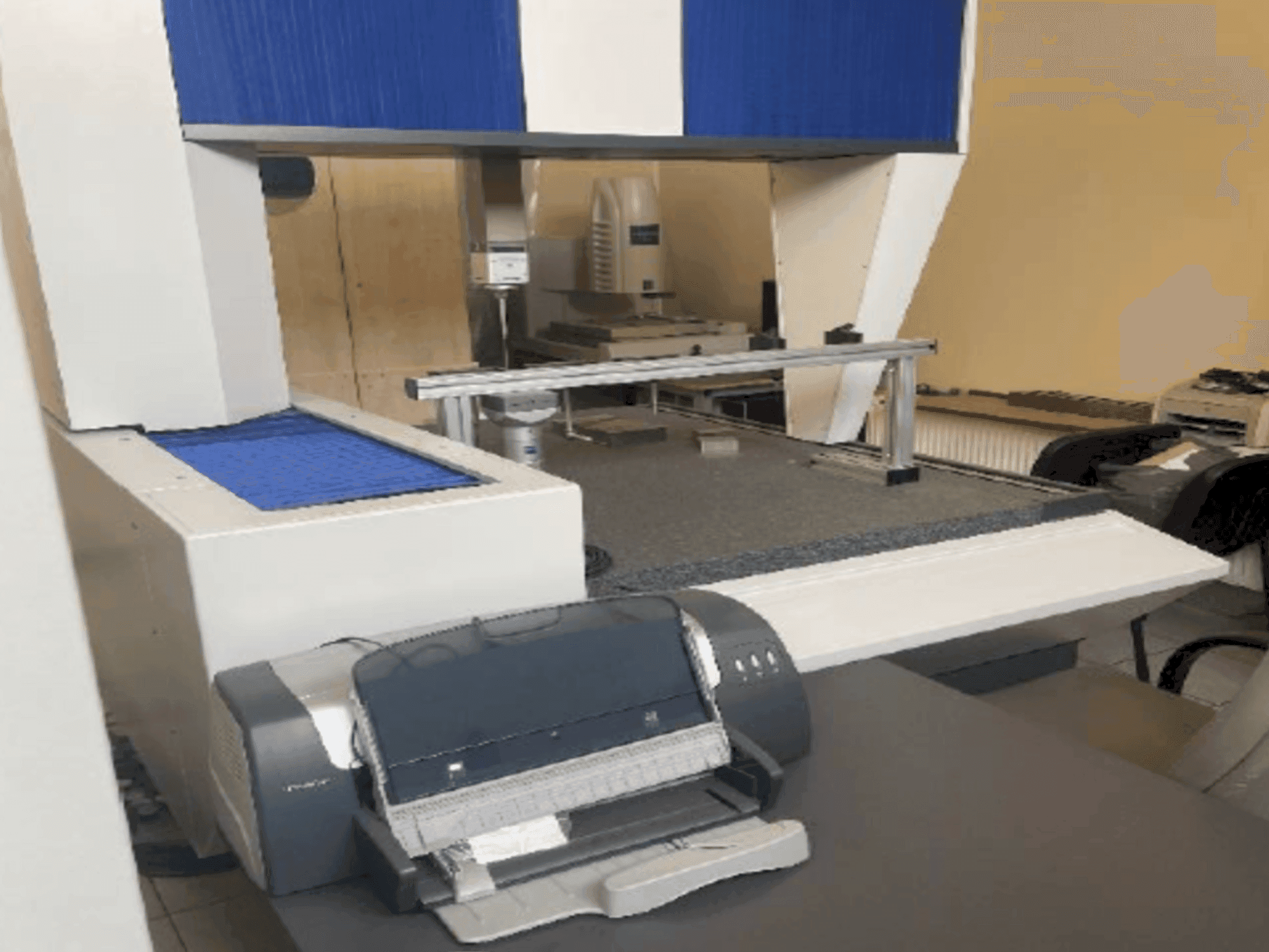 Mašīnas ZEISS Prismo 7 Vario pretskats