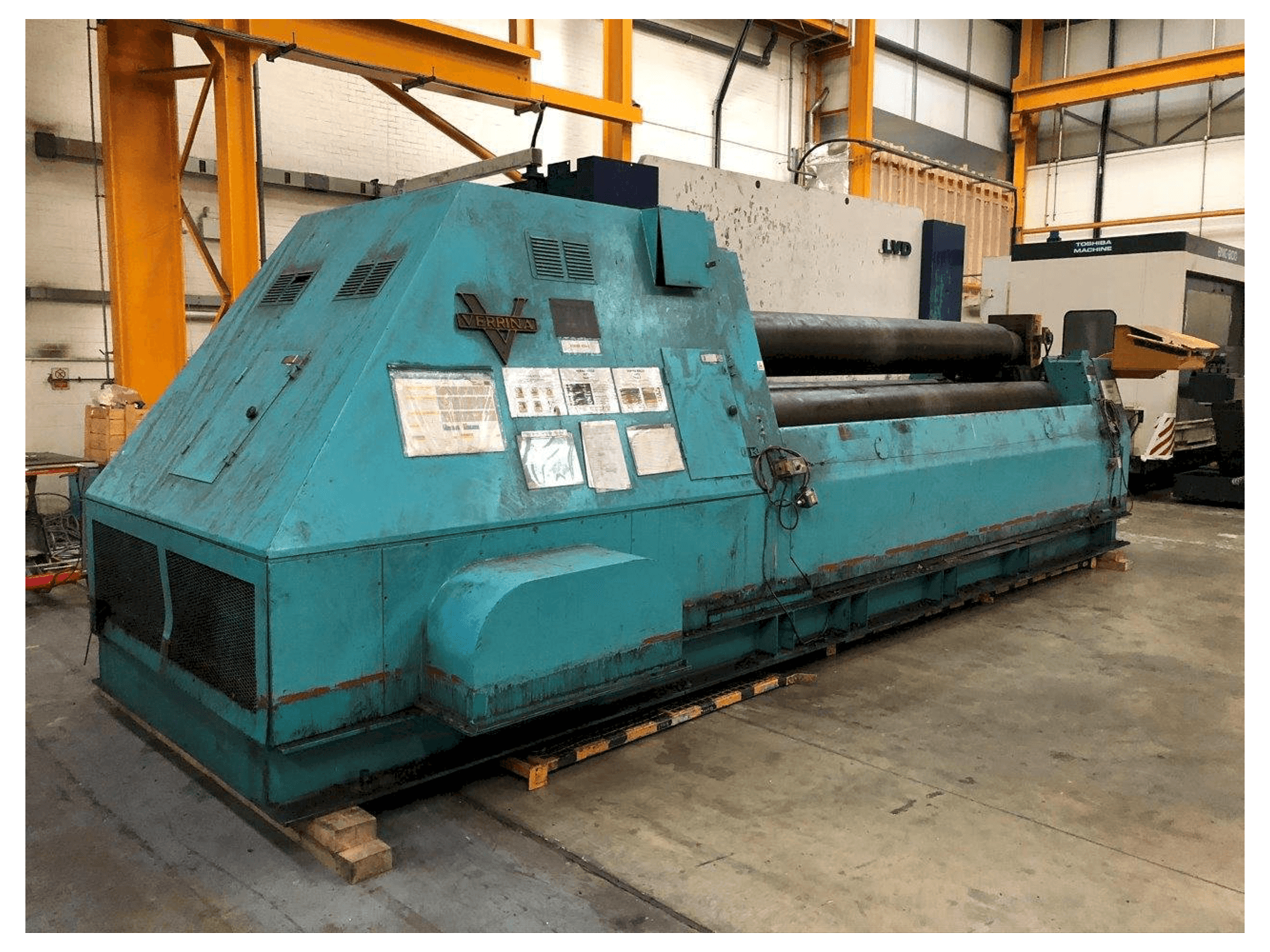 Mašīnas VERRINA CLR 216 X 4050 pretskats