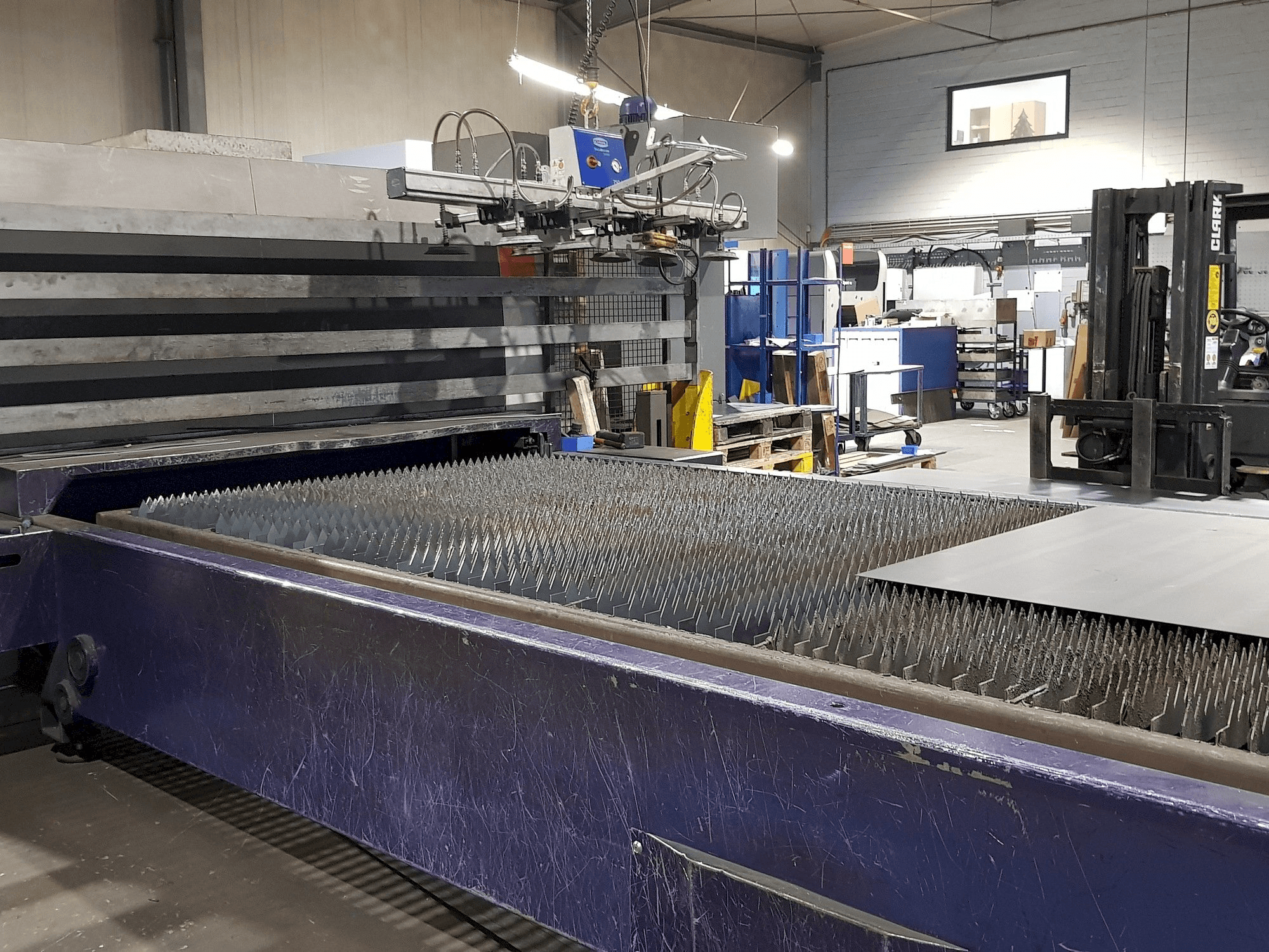 Mašīnas Bystronic Fiber 4000x2000 pretskats