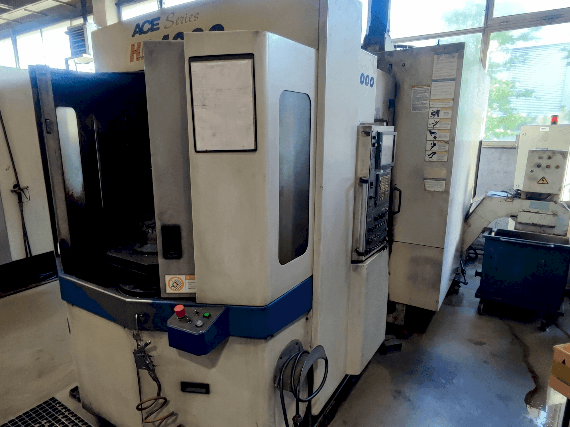 Mašīnas DAEWOO ACE HP 4000 pretskats