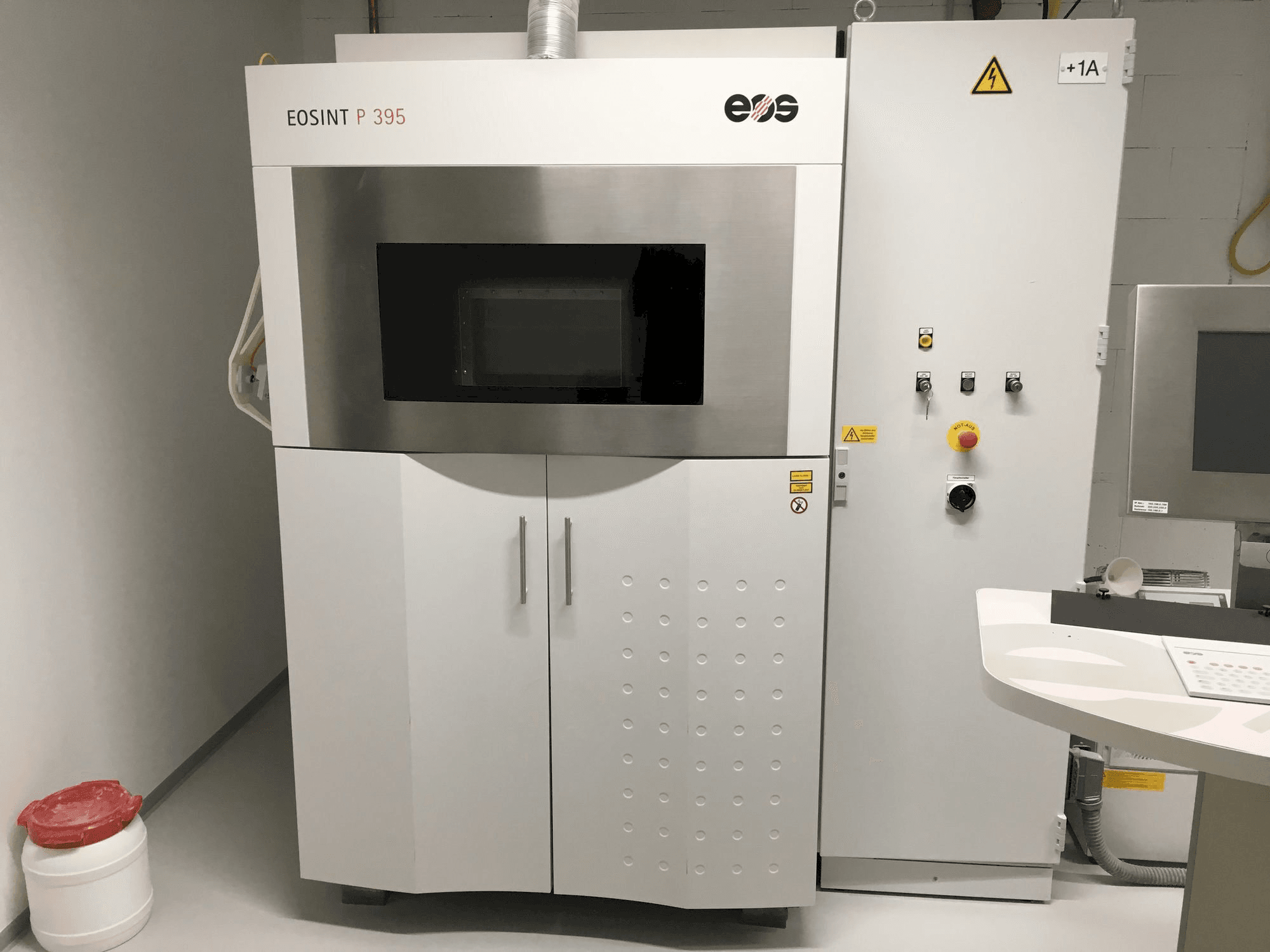 Mašīnas EOS EOSINT P 395 pretskats