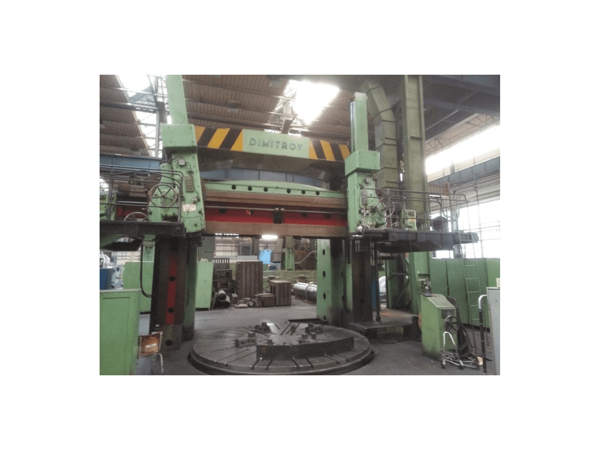Mašīnas Dimitrov 4000 skats no kreisās puses