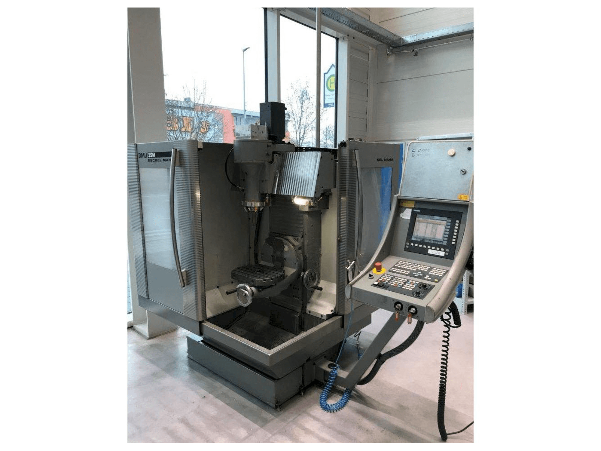 Mašīnas DECKEL MAHO DMU 35 M pretskats