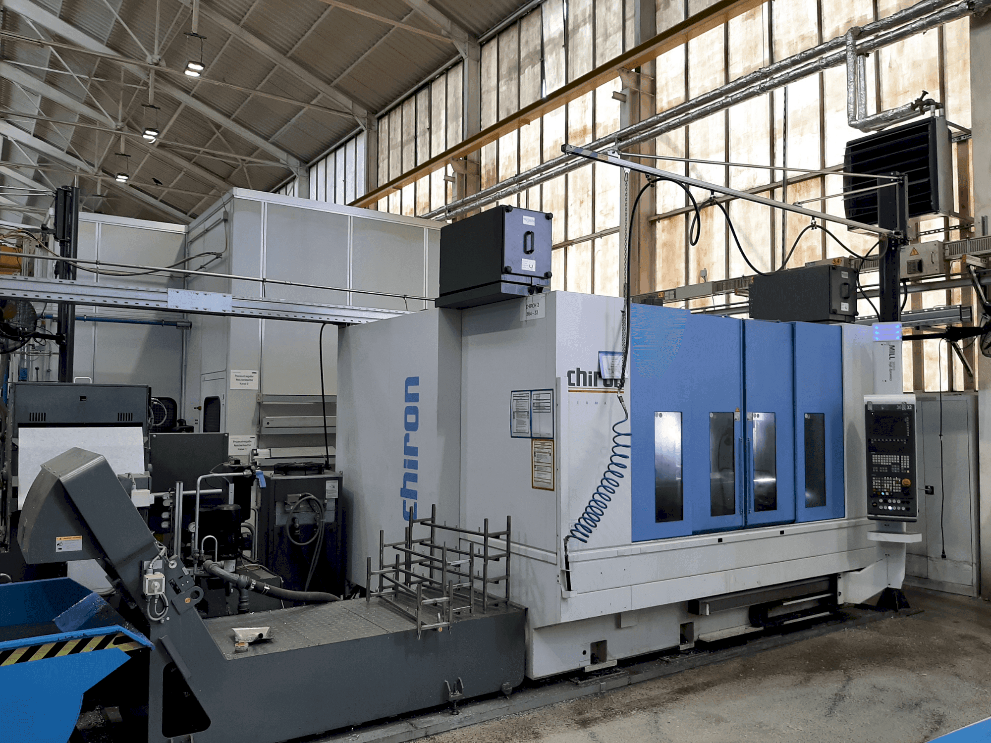 Mašīnas CHIRON Mill 2000 High Dynamics (2018) pretskats