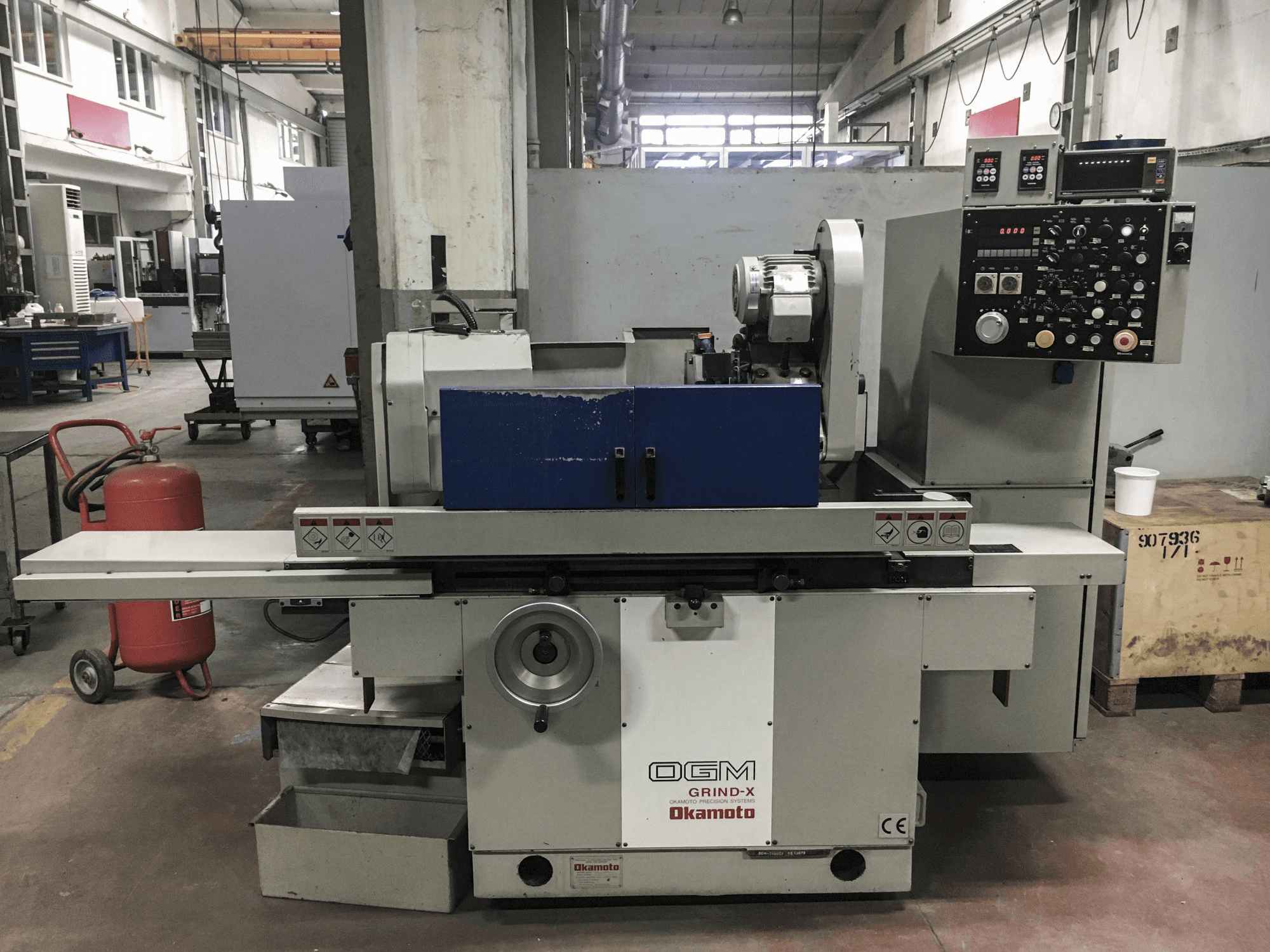 Mašīnas OKAMOTO OGM-250UDX pretskats
