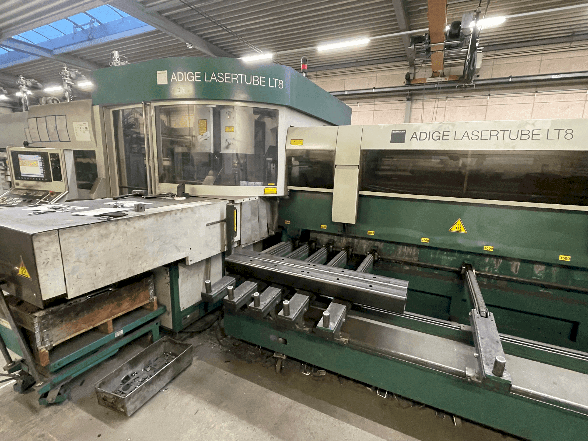 Mašīnas BLM Adige LT8 pretskats