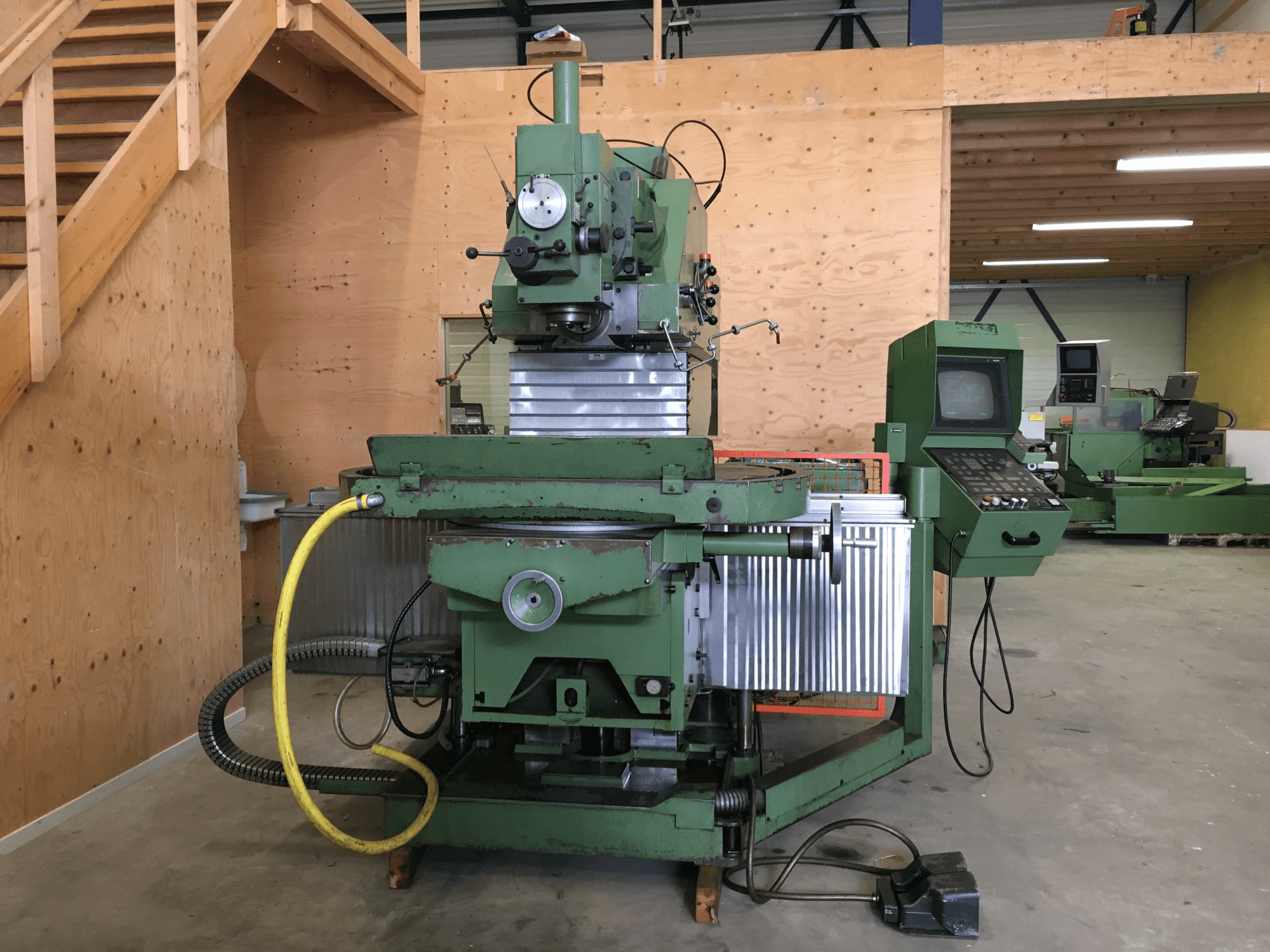 Mašīnas Maho MH 1000 C pretskats