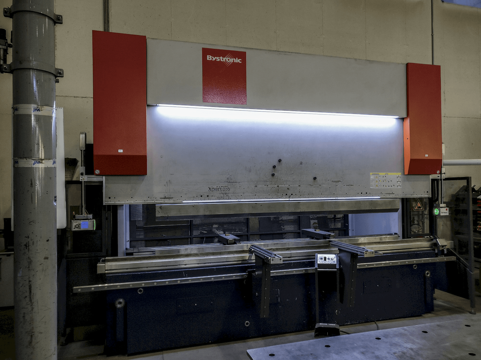Mašīnas Bystronic Xpert 200x4100 pretskats