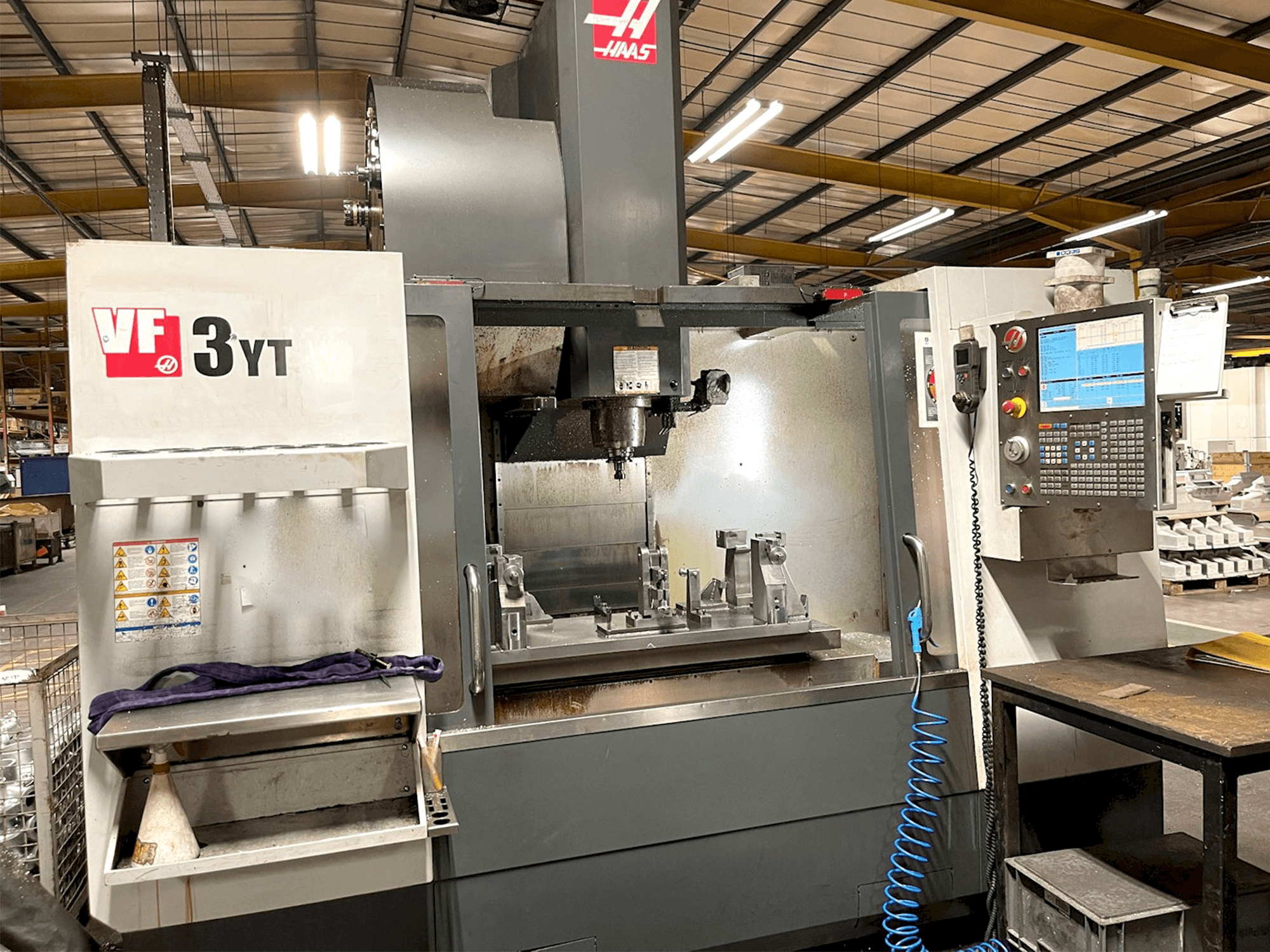 Mašīnas HAAS VF-3YT/50 pretskats