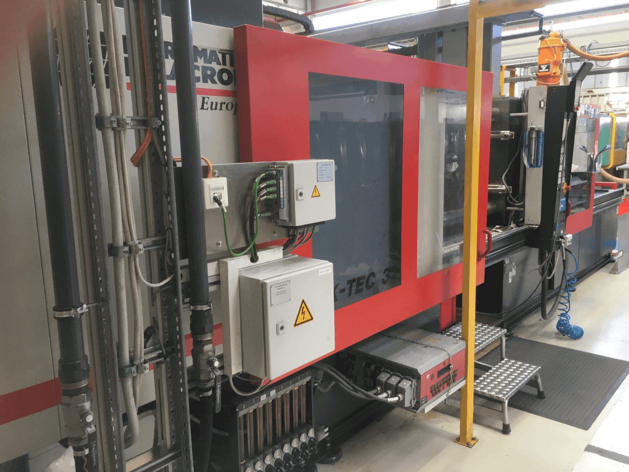 Mašīnas FERROMATIK K-TEC 320 S pretskats