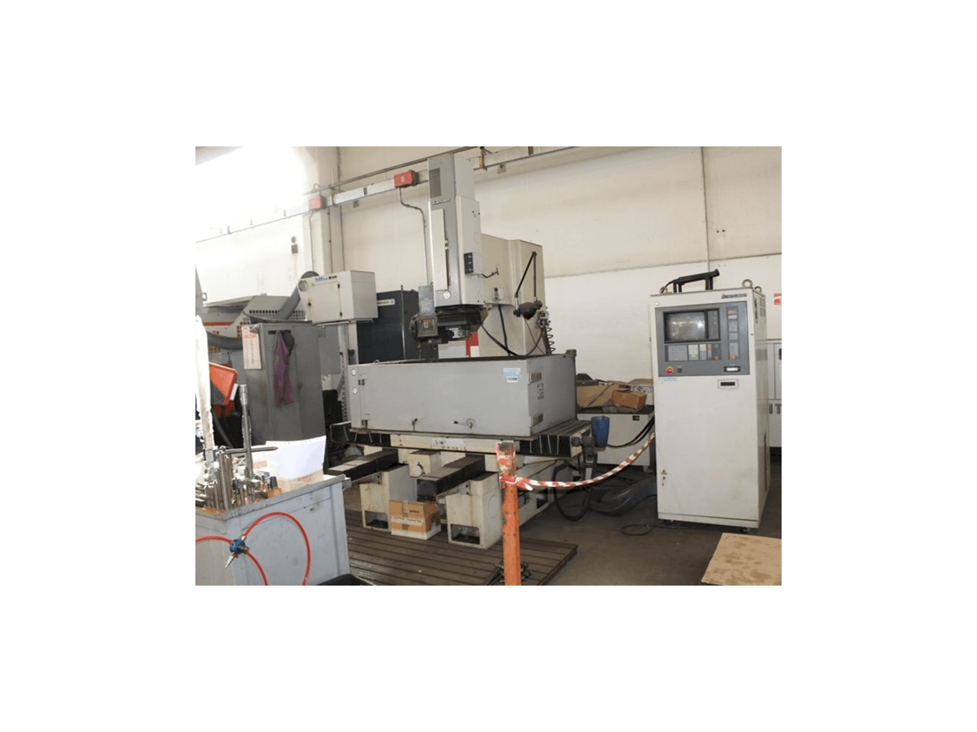 Mašīnas Mitsubishi M65J pretskats