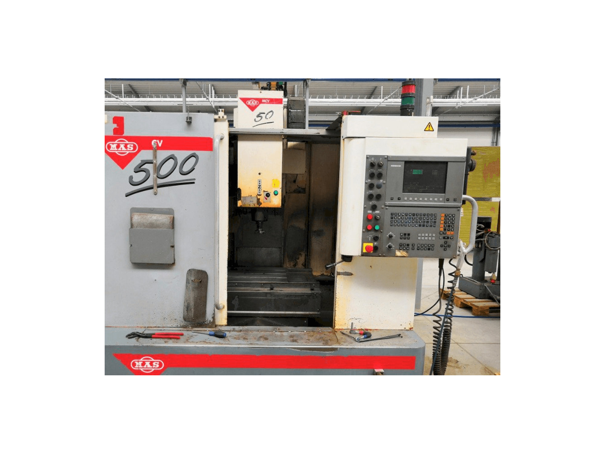 Mašīnas KOVOSVIT MAS MCV 500 CNC pretskats