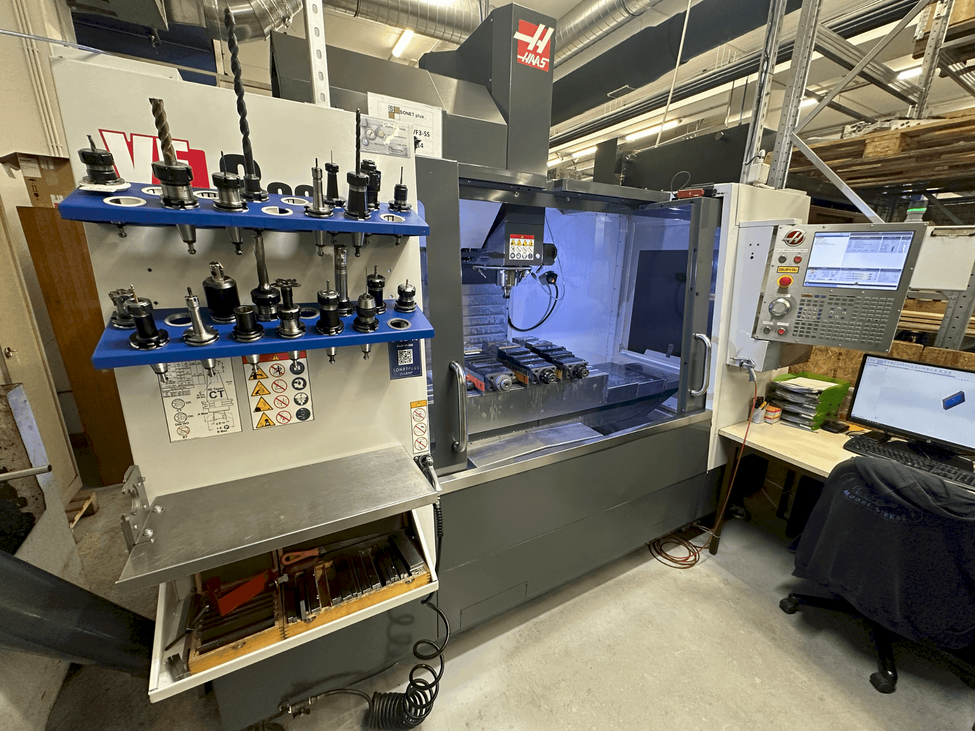 Mašīnas HAAS VF-3SS pretskats
