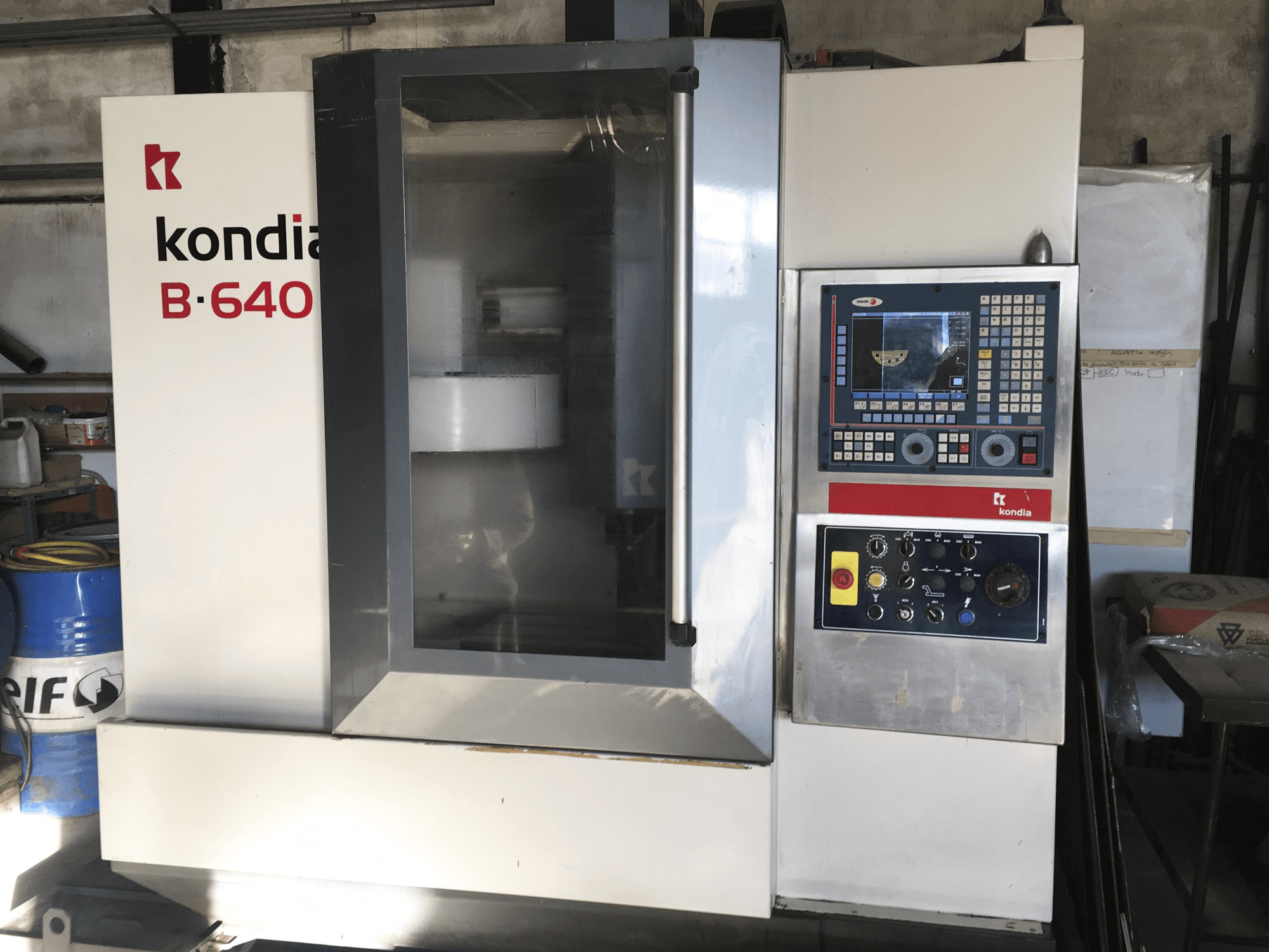Mašīnas KONDIA B-640 pretskats
