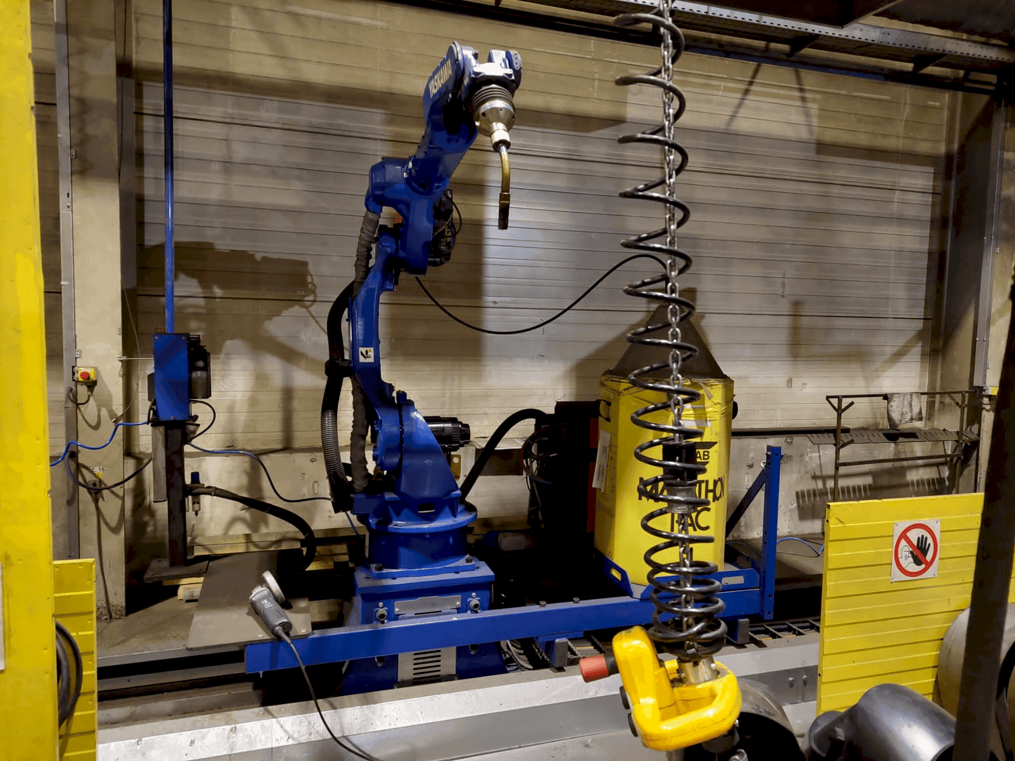 Mašīnas Yaskawa MA2010 Welding Station pretskats