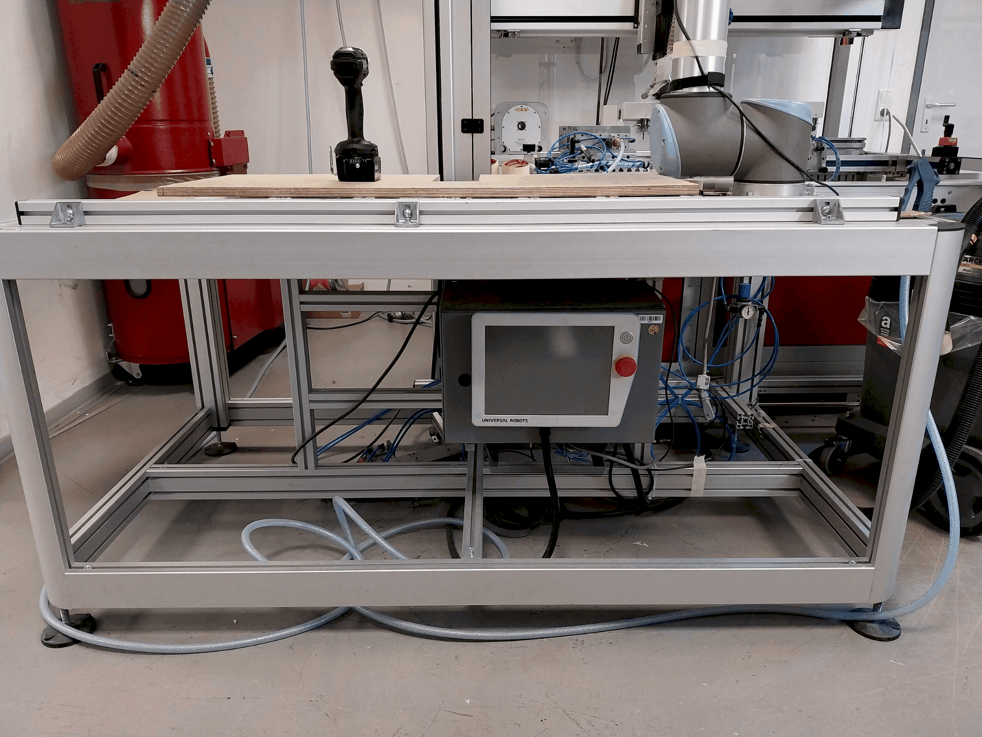 Mašīnas Universal Robots UR10 CB pretskats