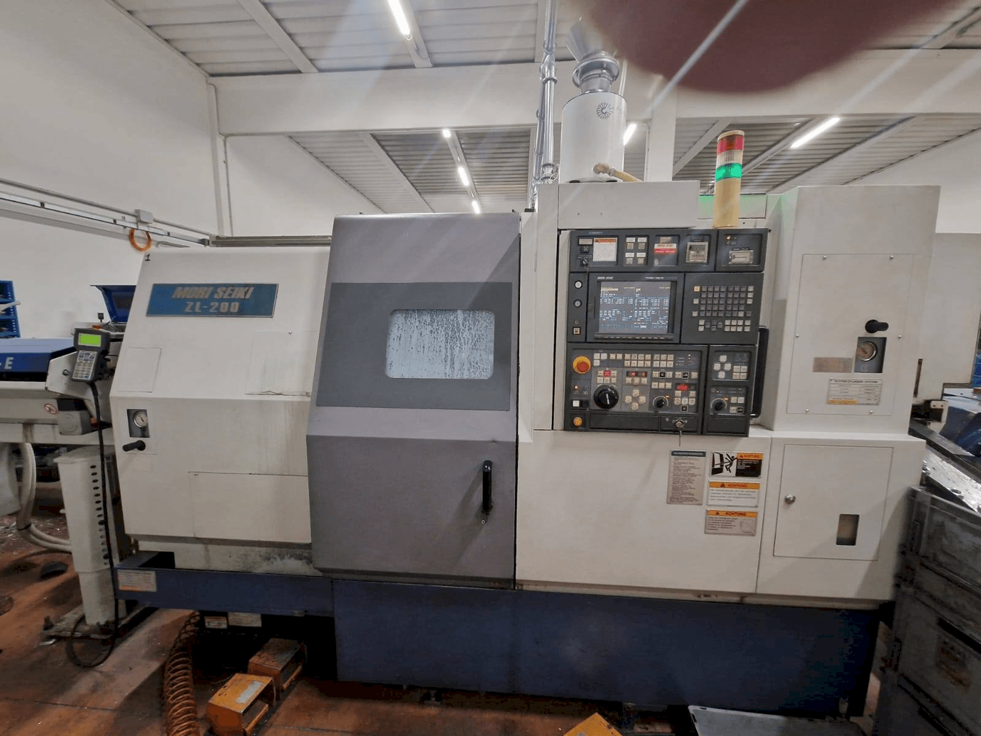 Mašīnas MORI SEIKI ZL-200SMC pretskats