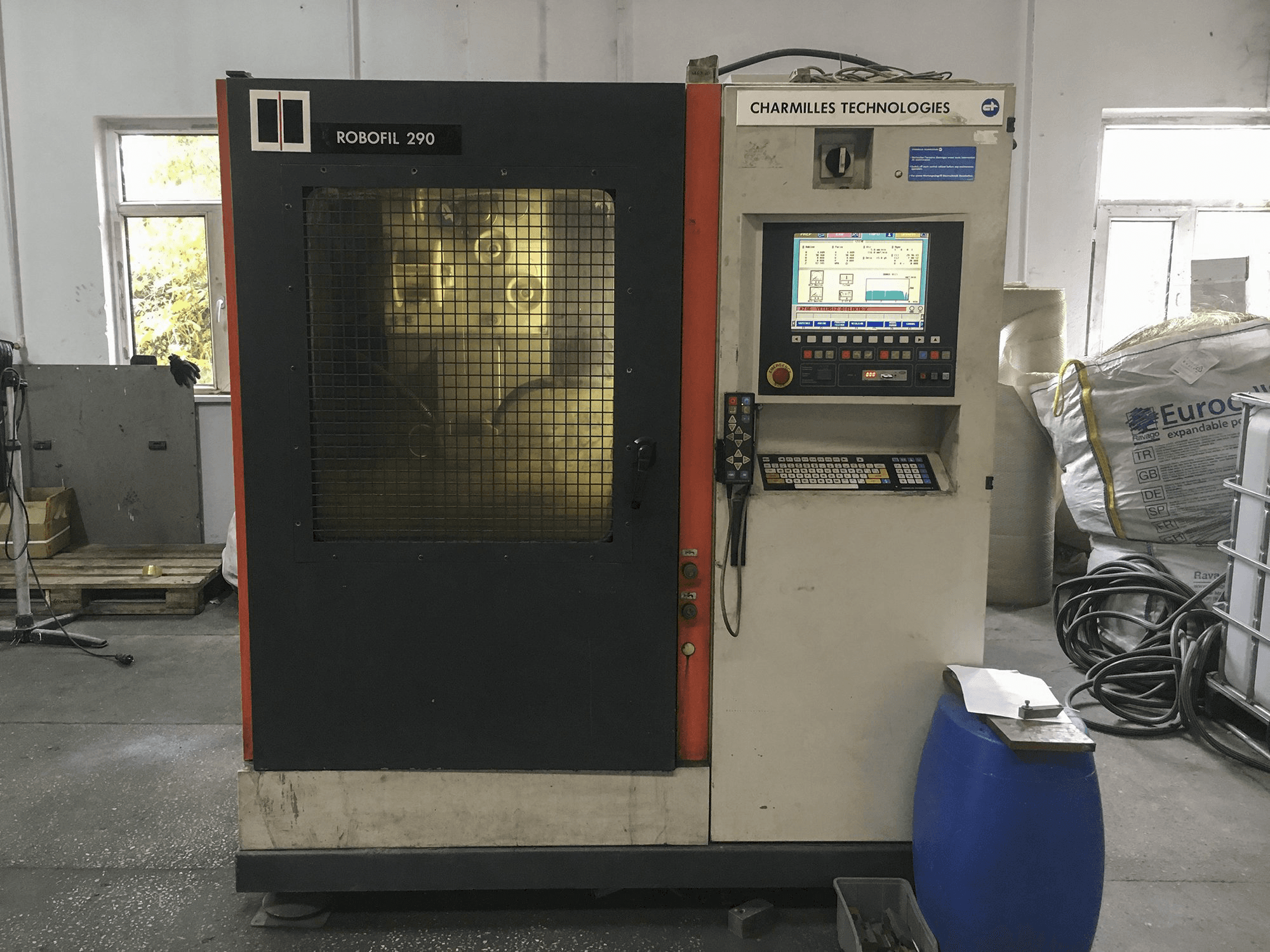 Mašīnas CHARMILLES ROBOFIL 290 pretskats