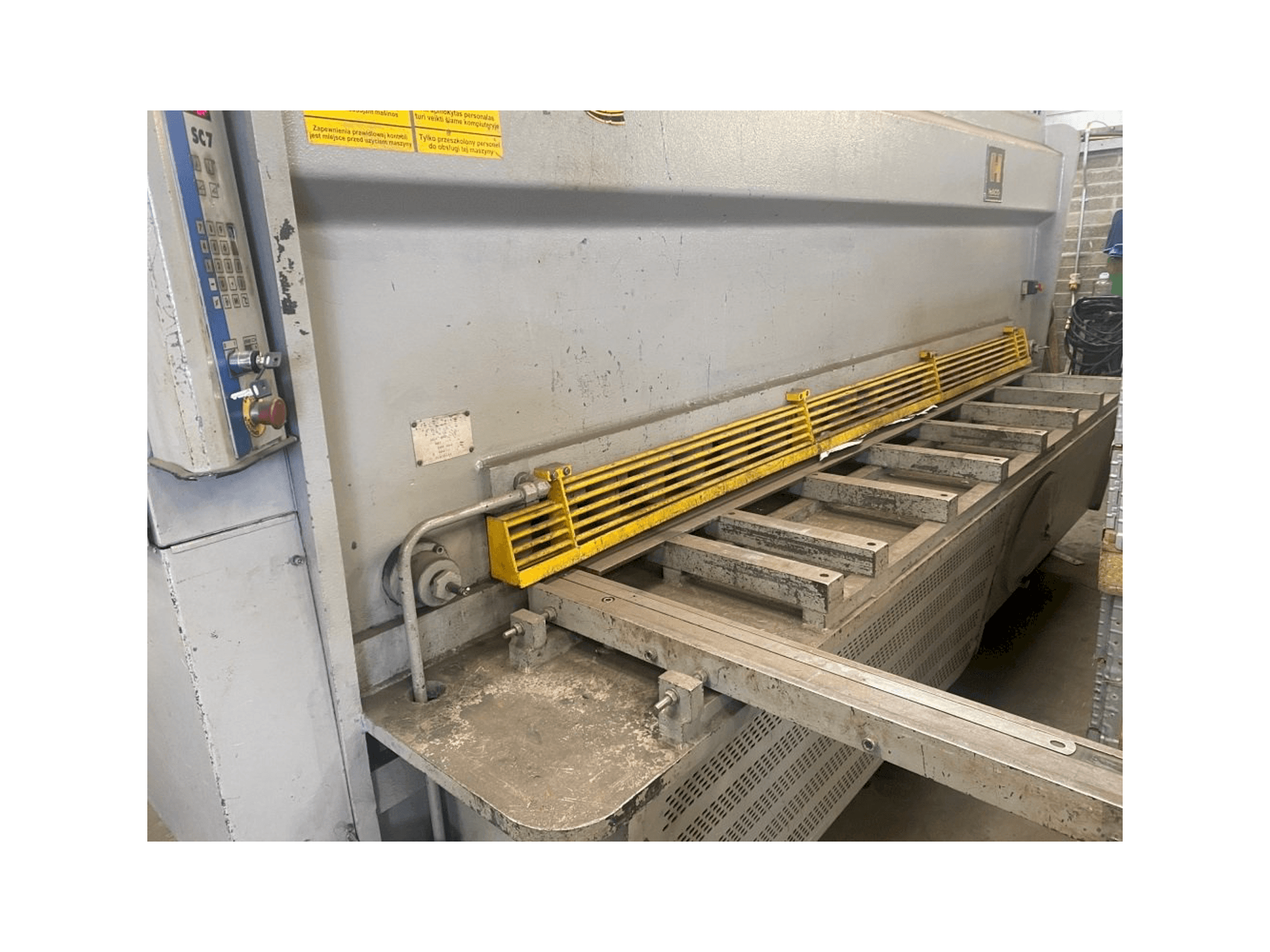 Mašīnas HACO HSLX 3013 pretskats