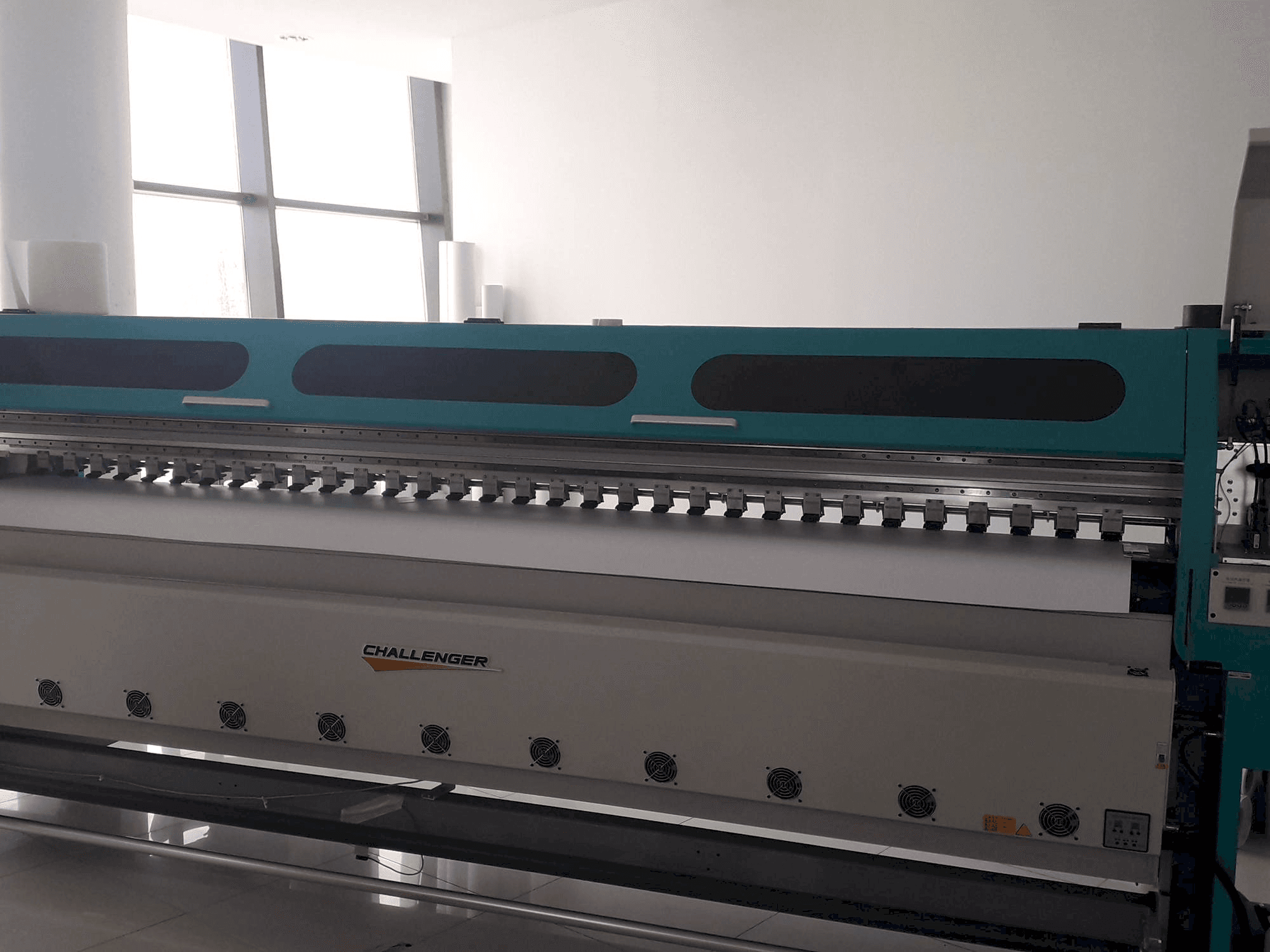 Mašīnas Challenger FY-3200AT Plus-H4 pretskats